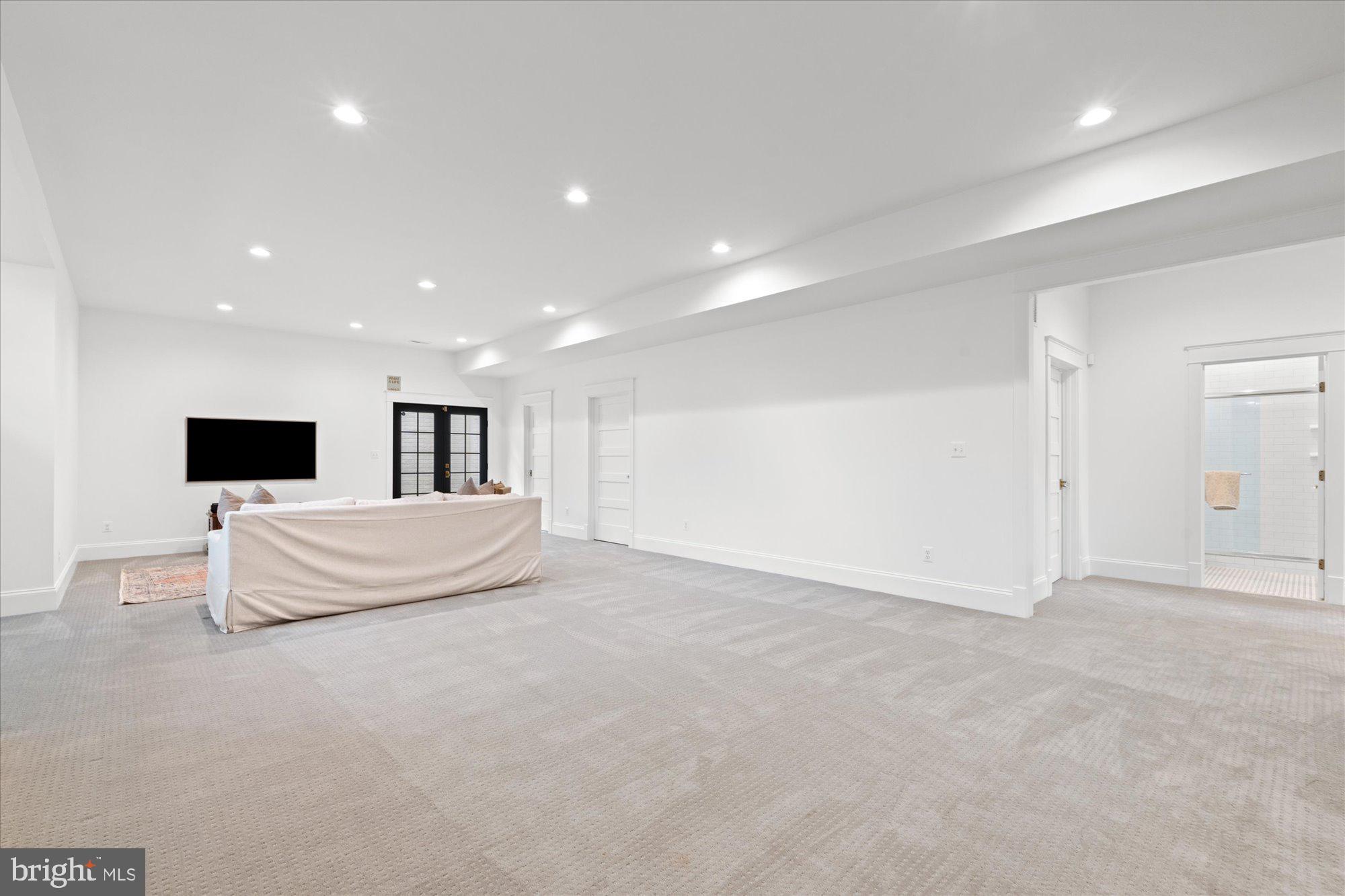 CHESTERBROOK GARDENS - Residential