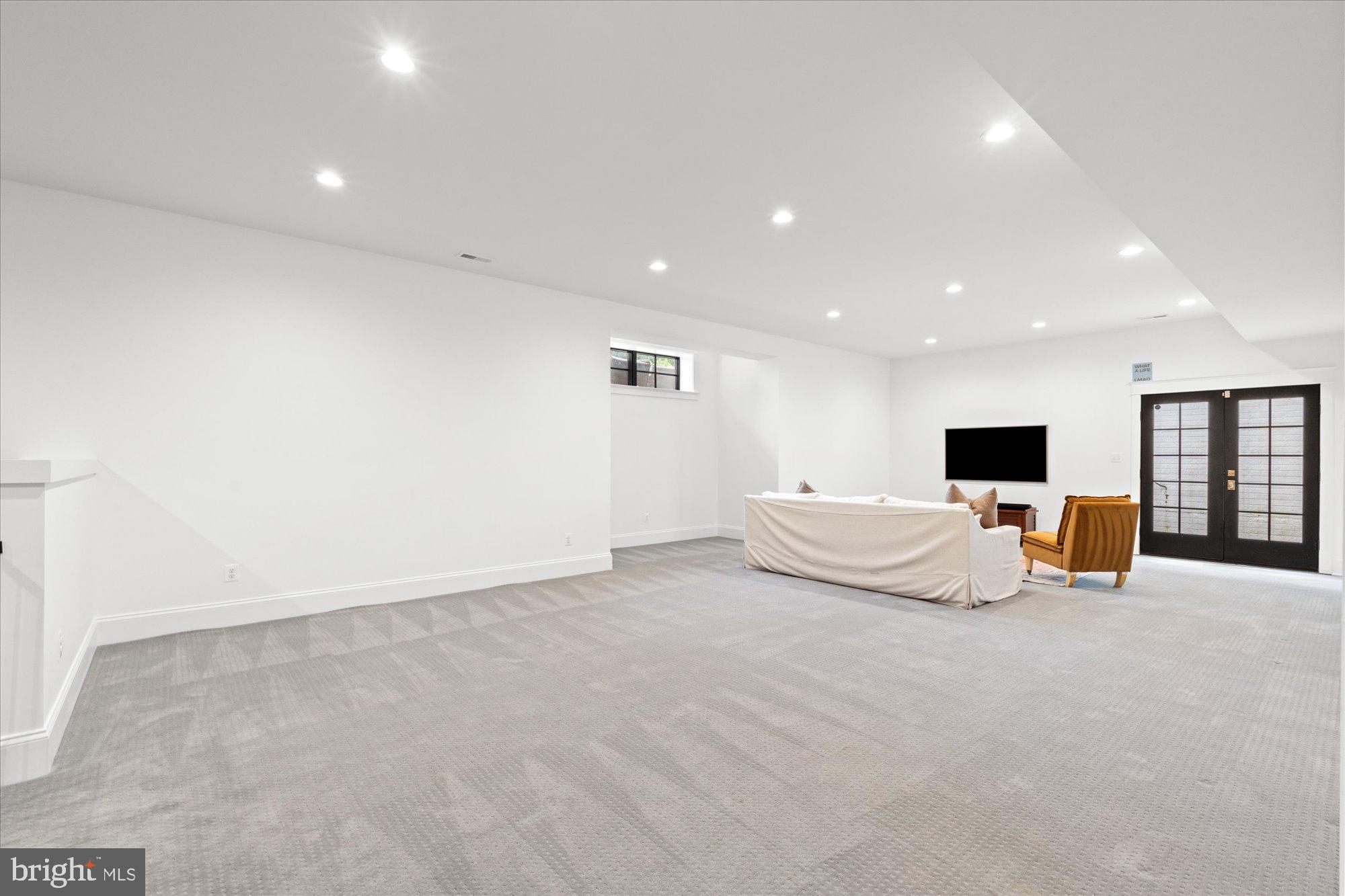 CHESTERBROOK GARDENS - Residential