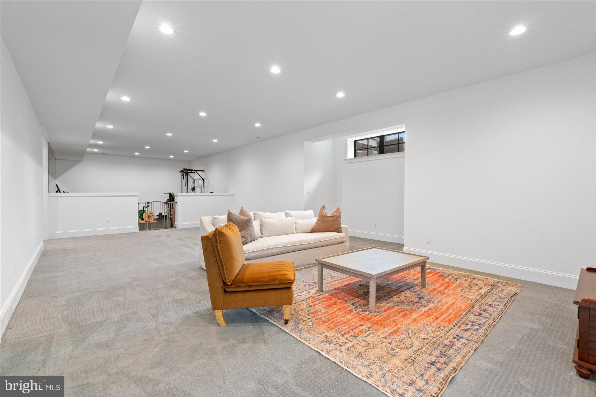 CHESTERBROOK GARDENS - Residential