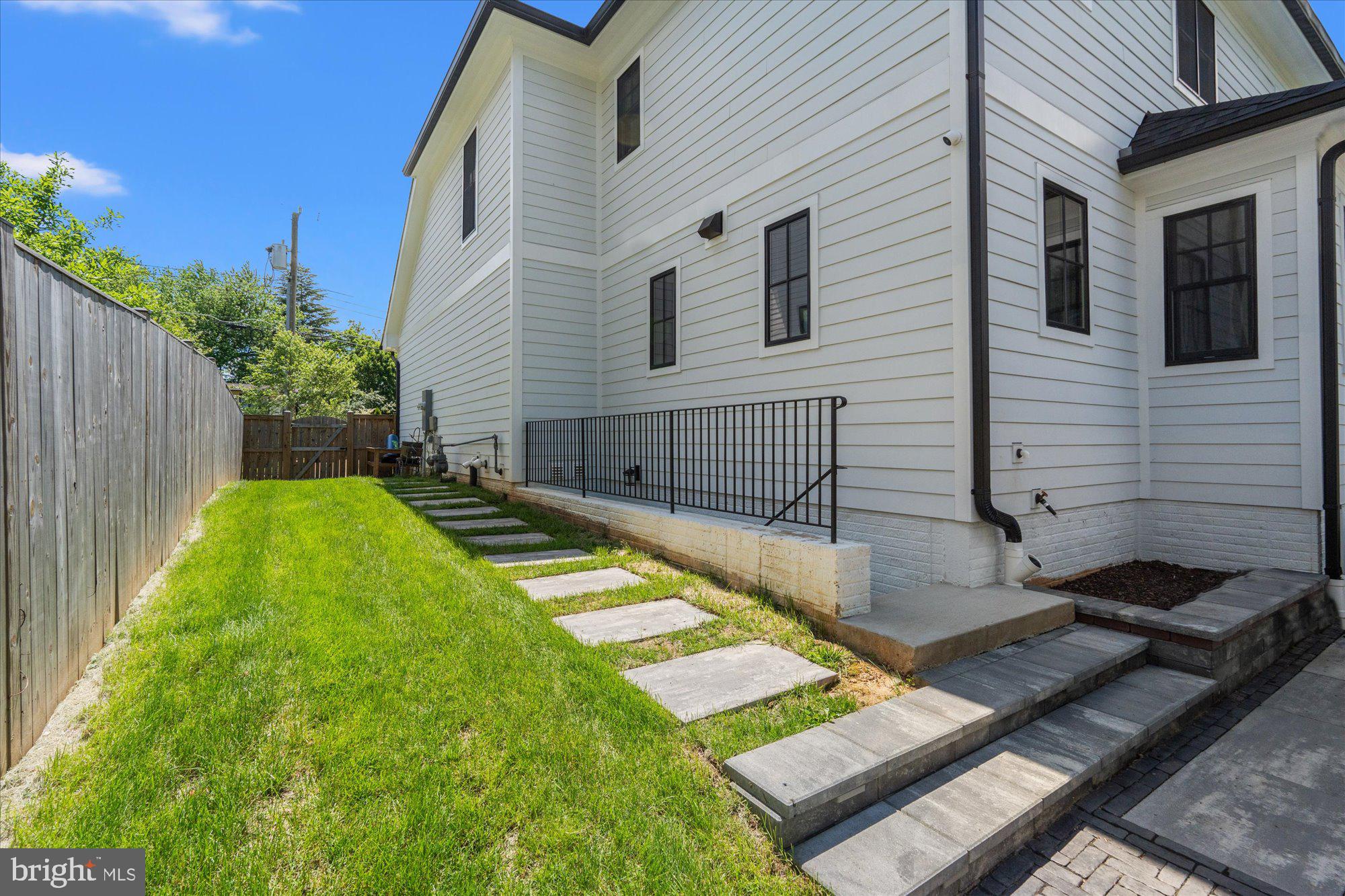 CHESTERBROOK GARDENS - Residential