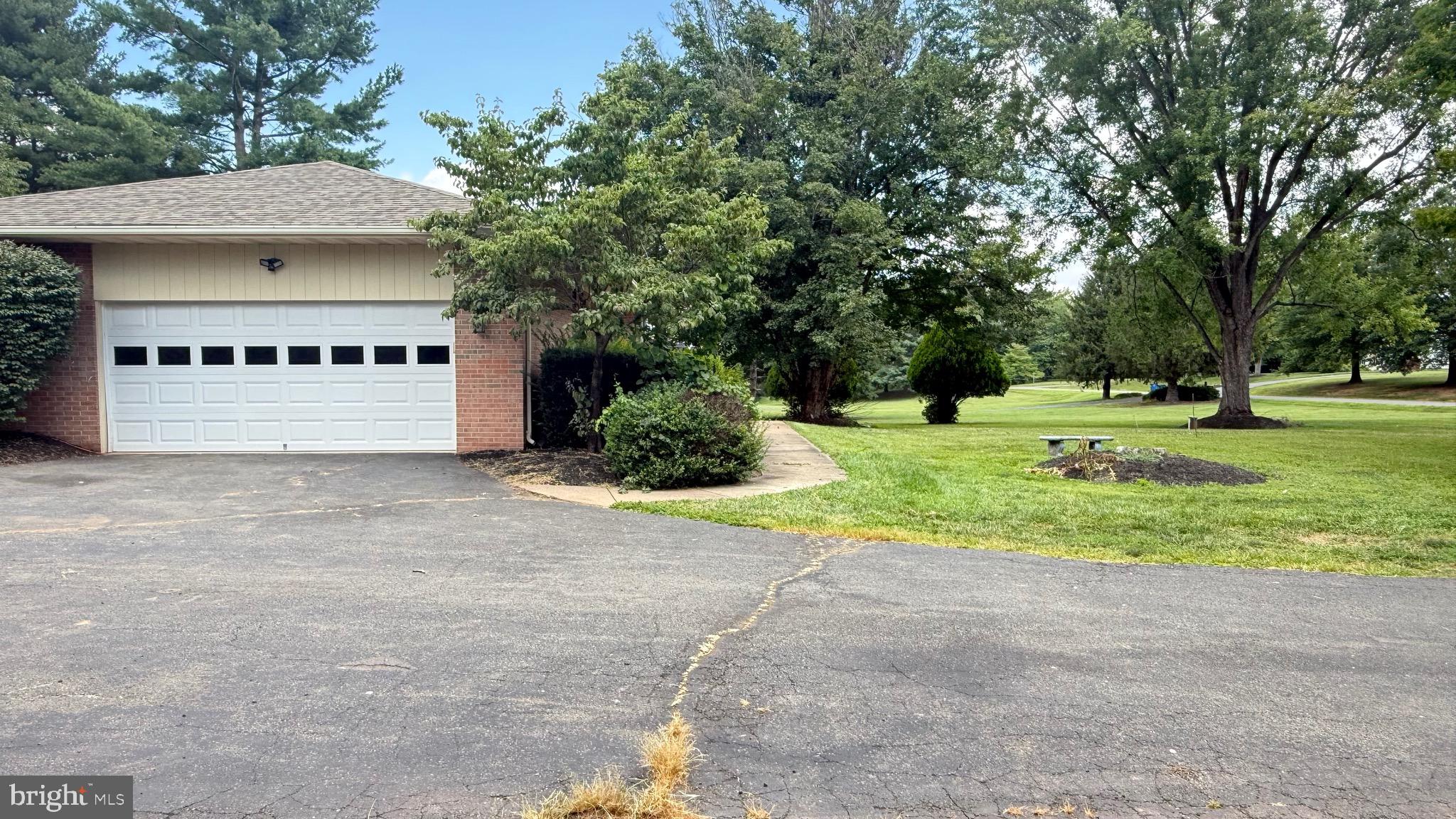 4800 MAURINE COURT