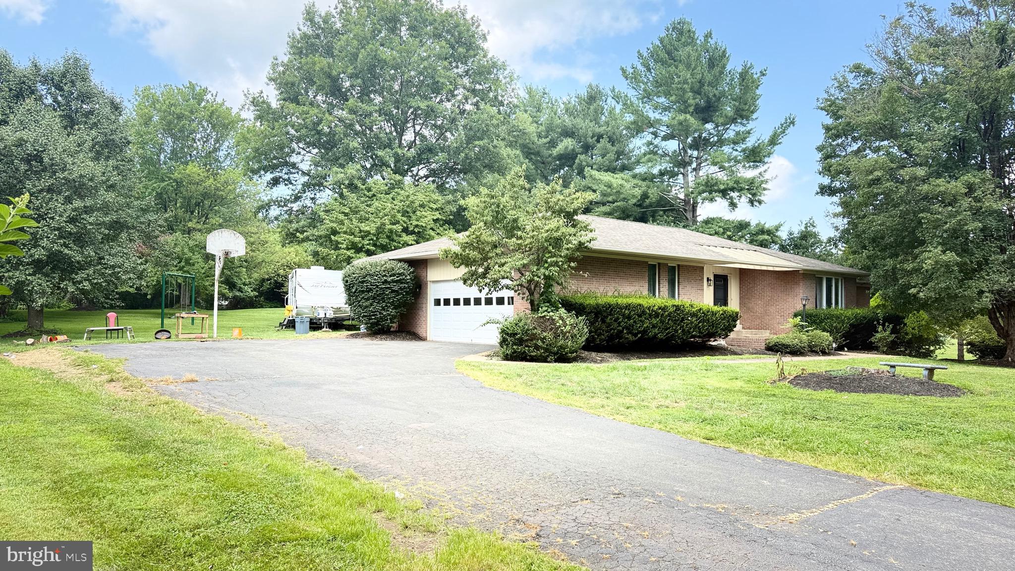 4800 MAURINE COURT