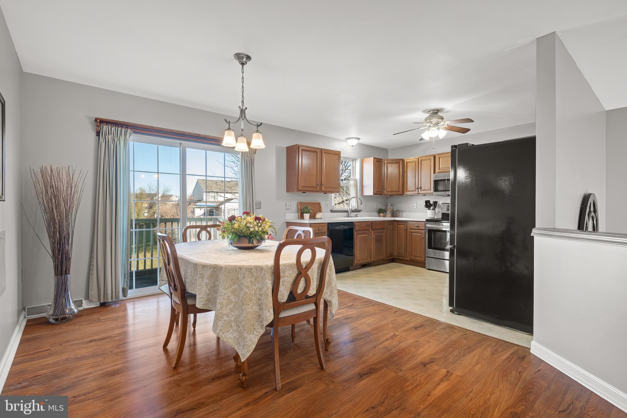 PEBBLE CREEK - Residential