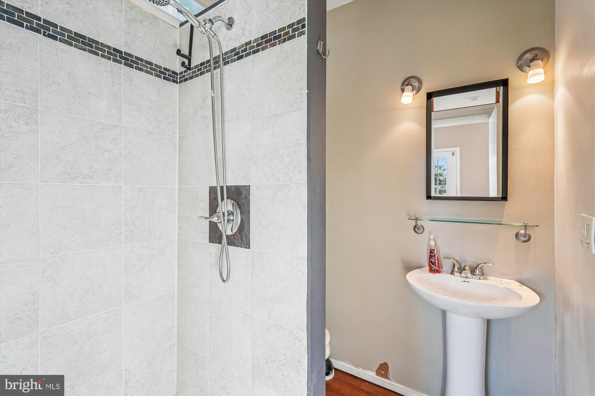 FAIRVIEW - Residential