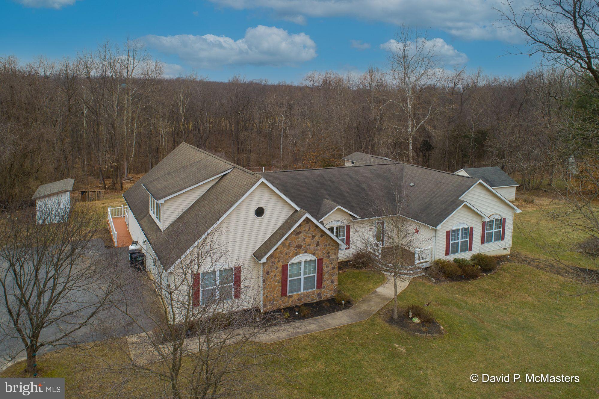 No HOA, disclosures for deed restrictions and road agreement.