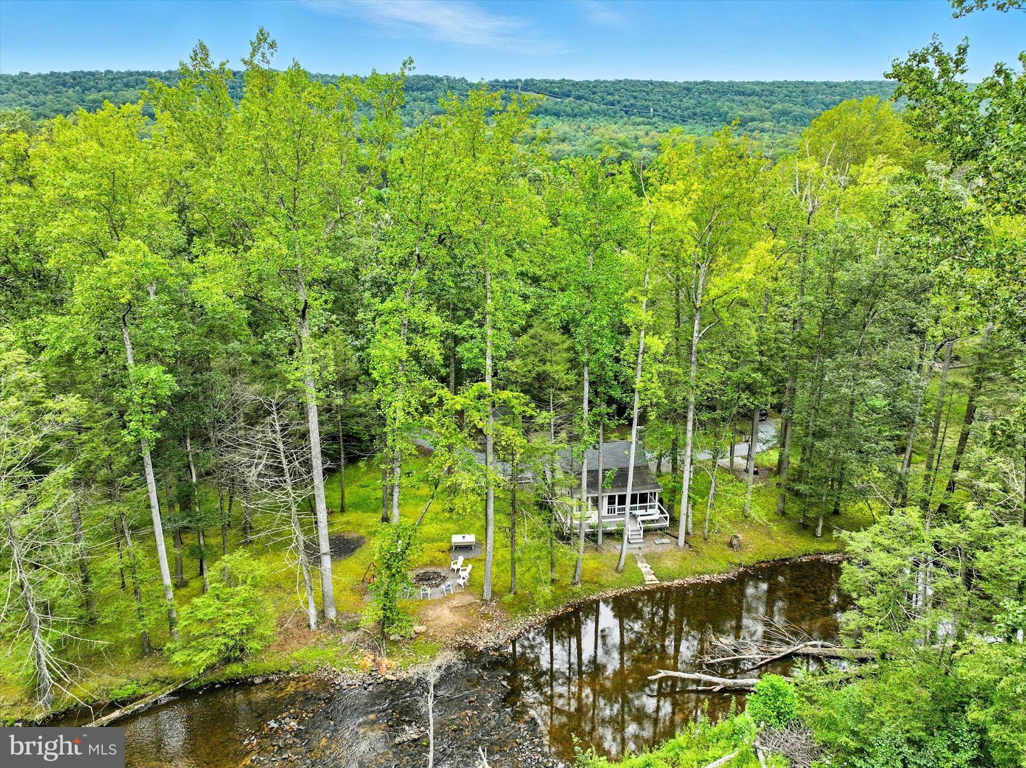 1606 HEMLOCK LANE