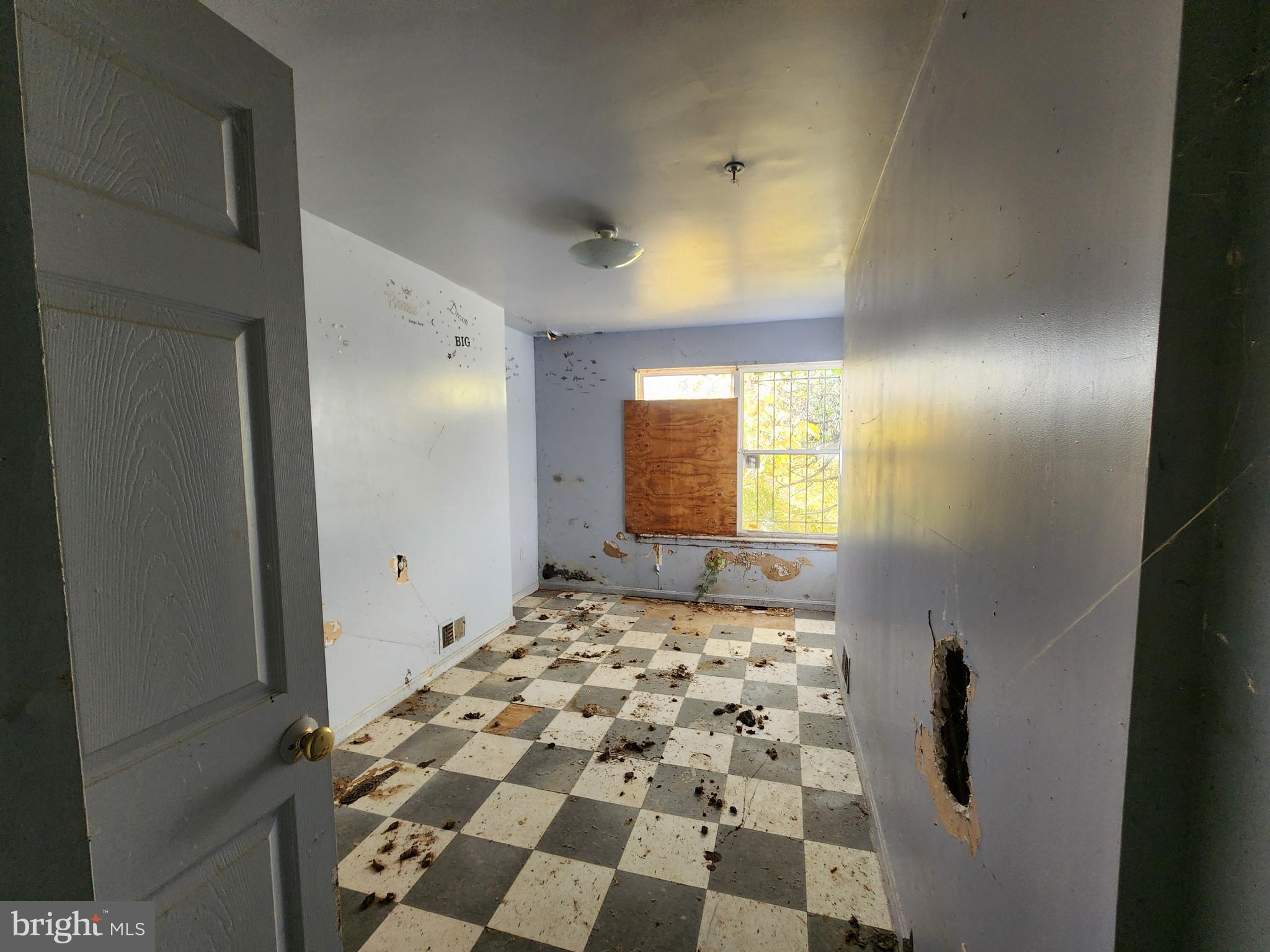 SANDTOWN-WINCHESTER - Residential