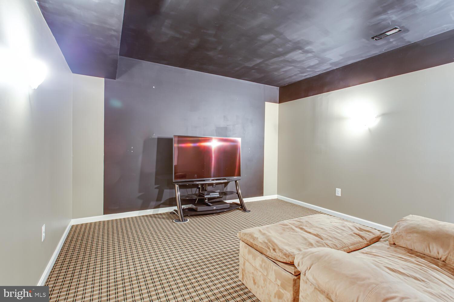 STRAWBERRY HILLS ESTATES - Residential