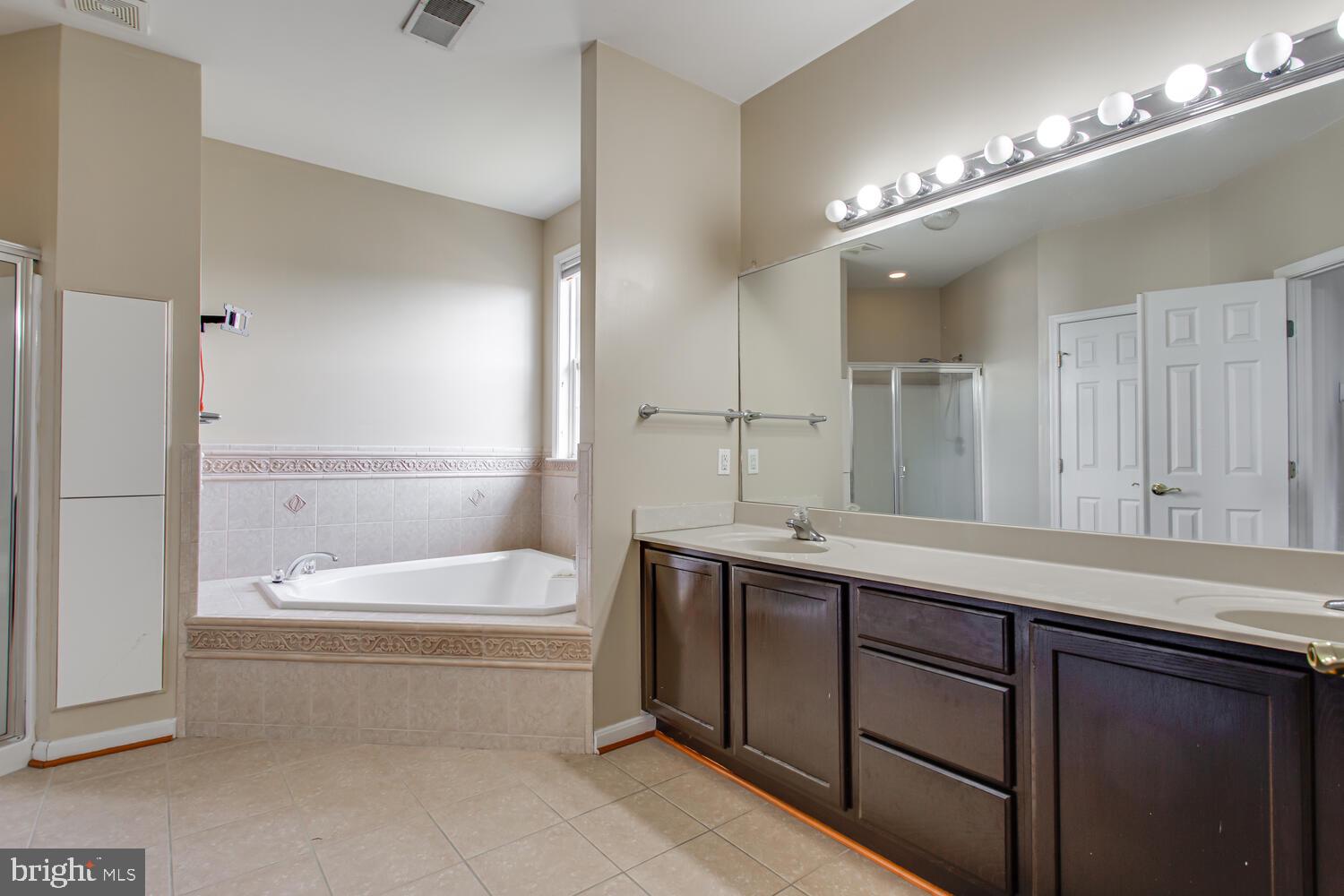 STRAWBERRY HILLS ESTATES - Residential