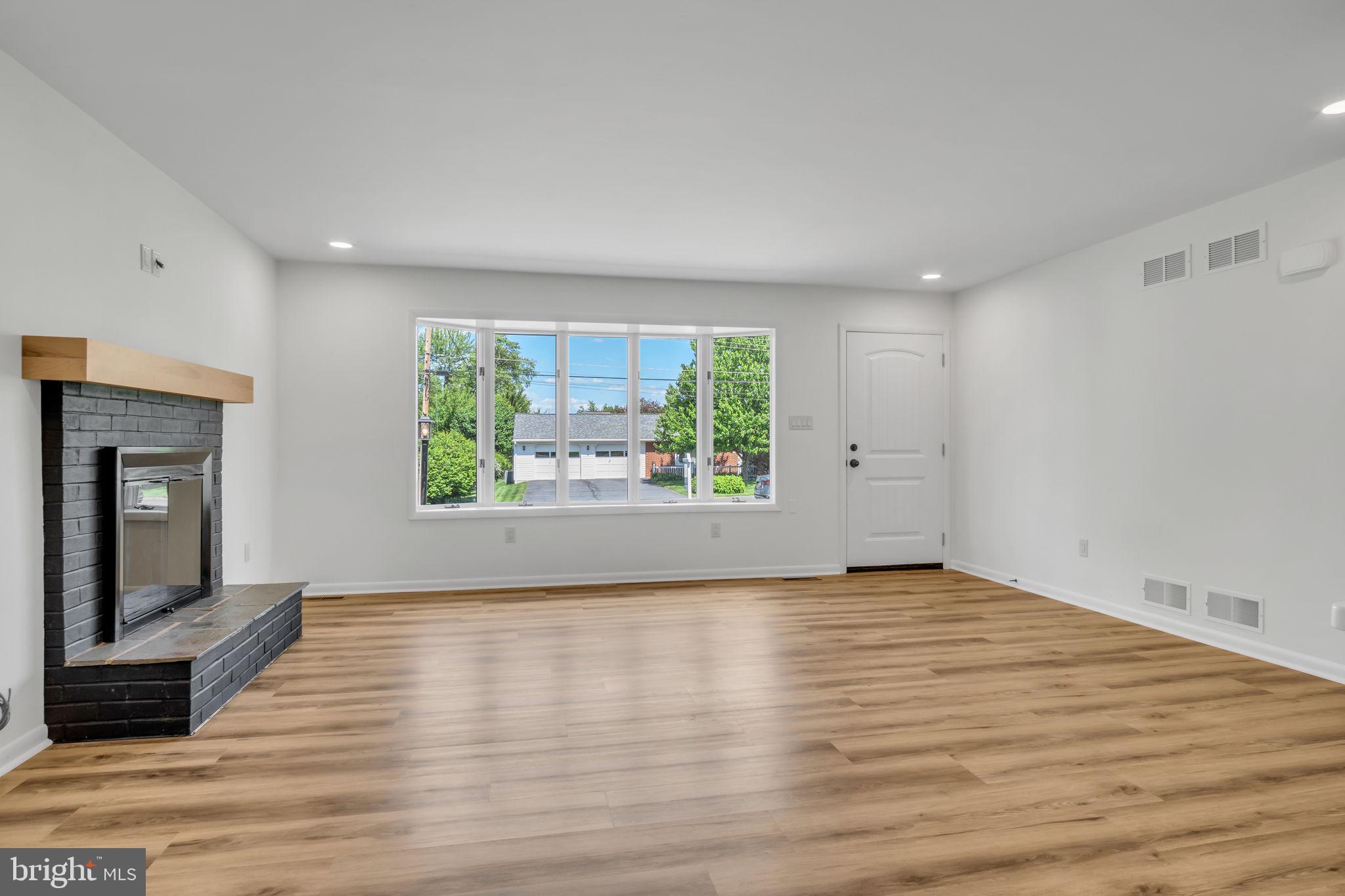 15 CIRCLE DRIVE