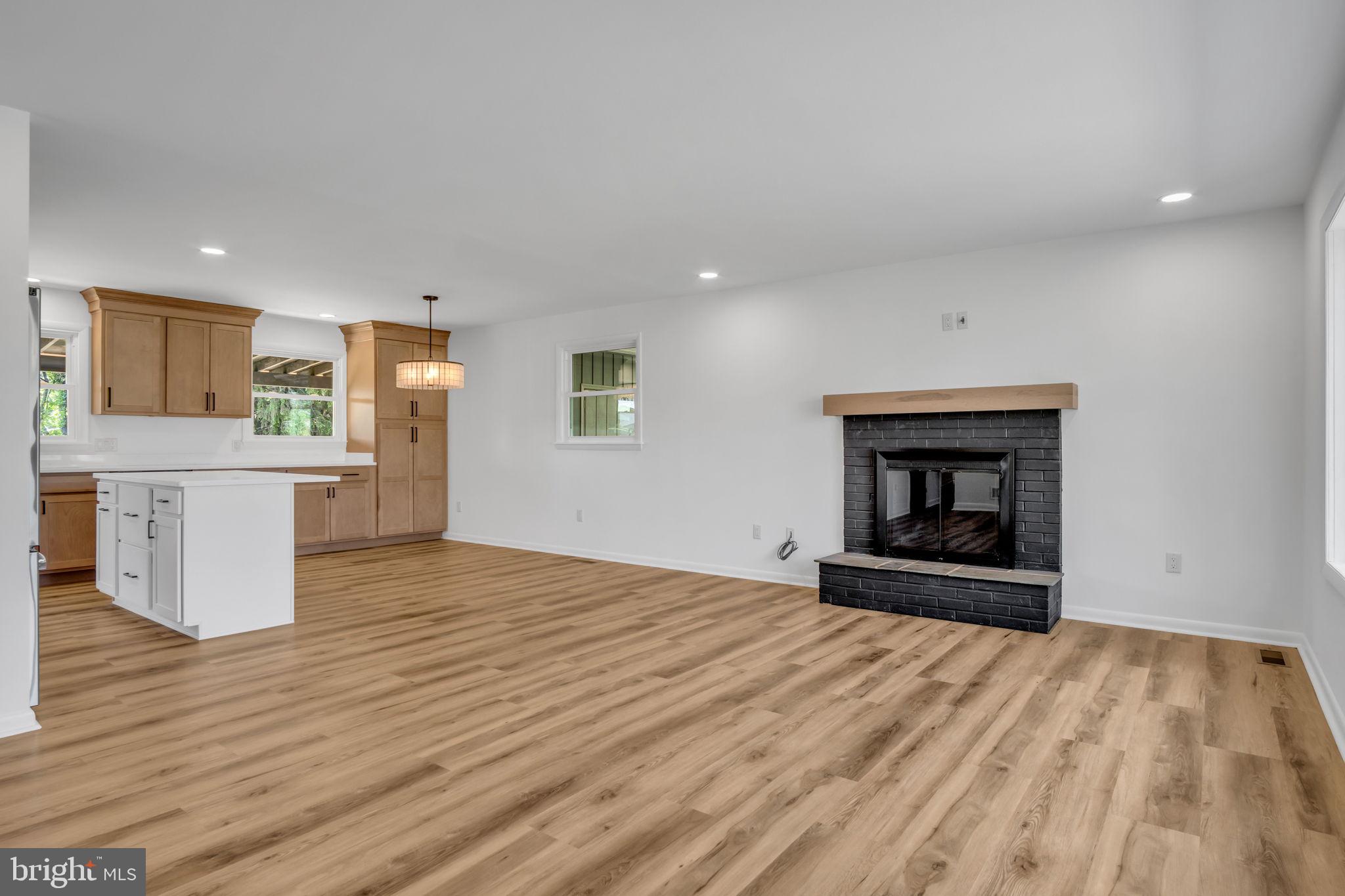 15 CIRCLE DRIVE