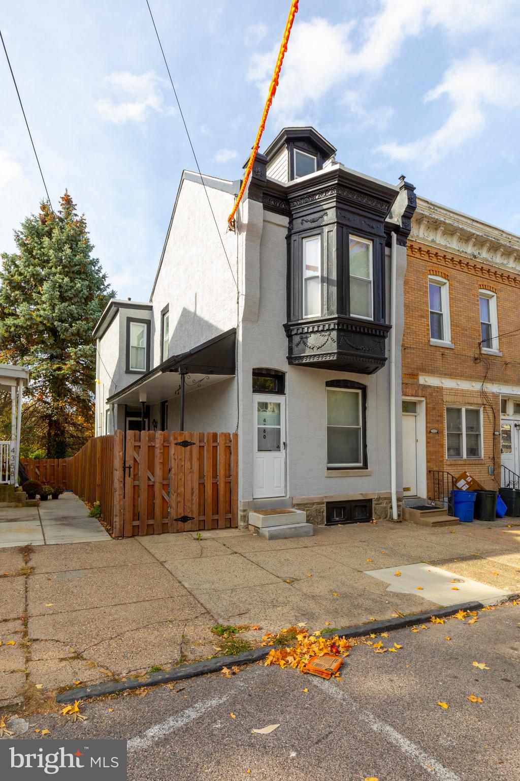 ROXBOROUGH - Residential Lease