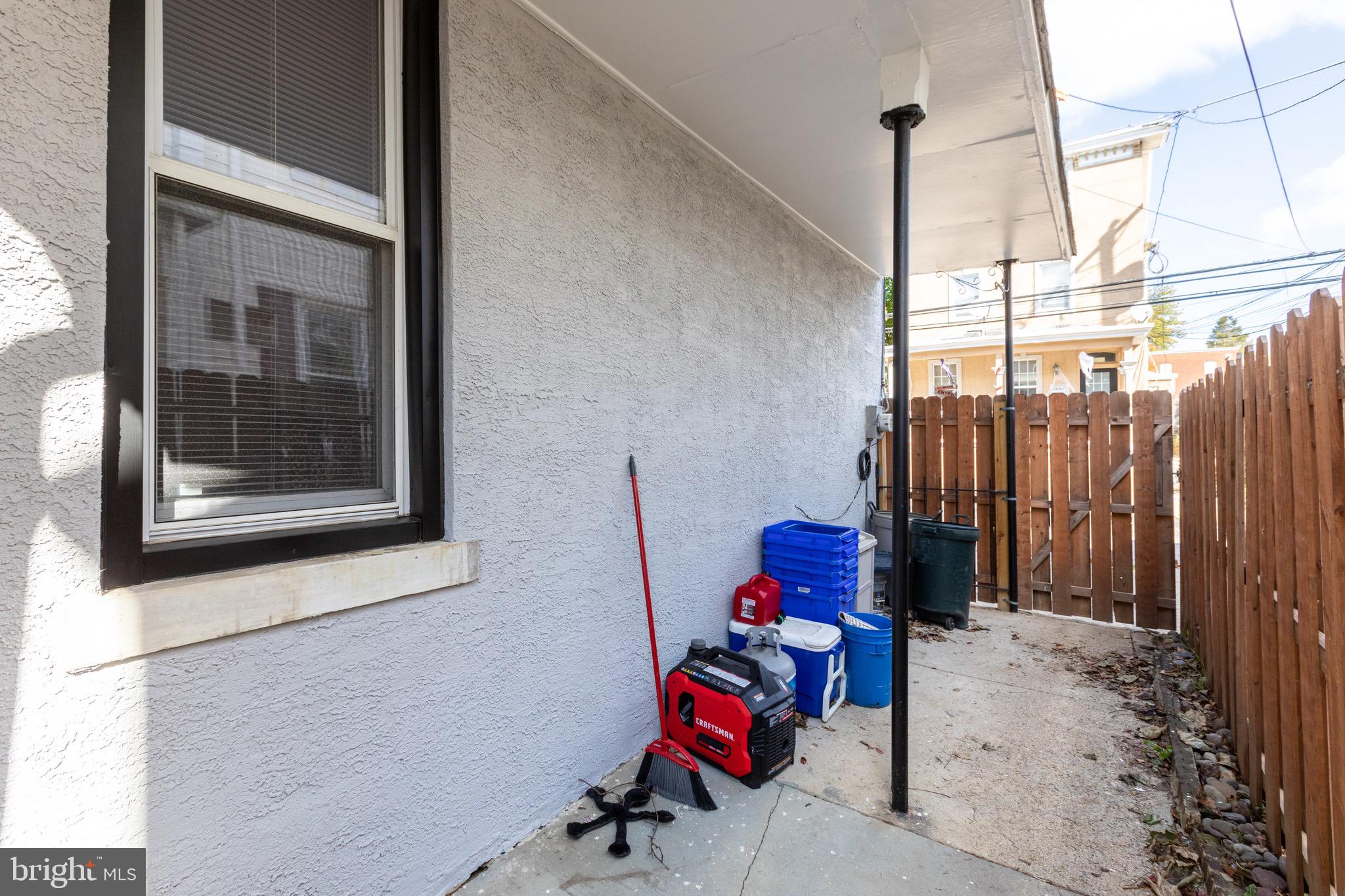 ROXBOROUGH - Residential Lease