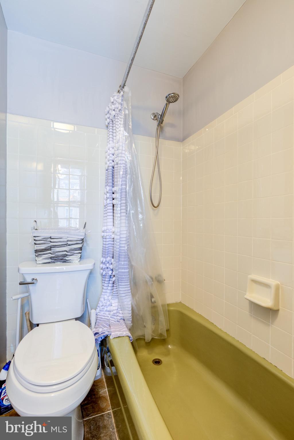 ROXBOROUGH - Residential Lease