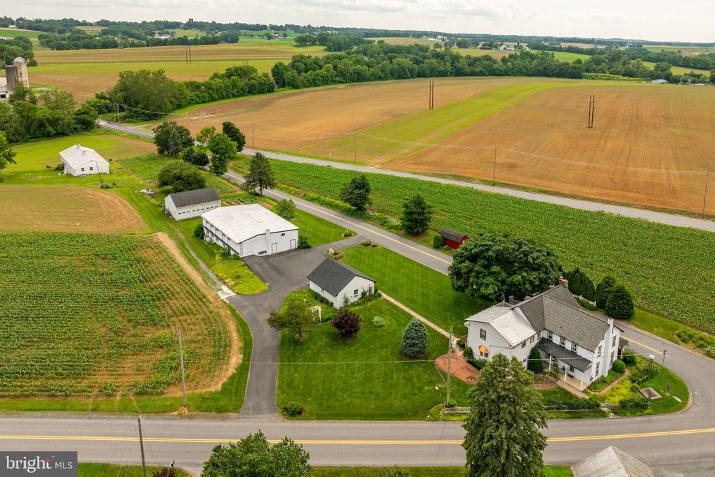 Photo of 176 Middle Creek Road, LITITZ, PA 17543 (MLS # PALA2077136)