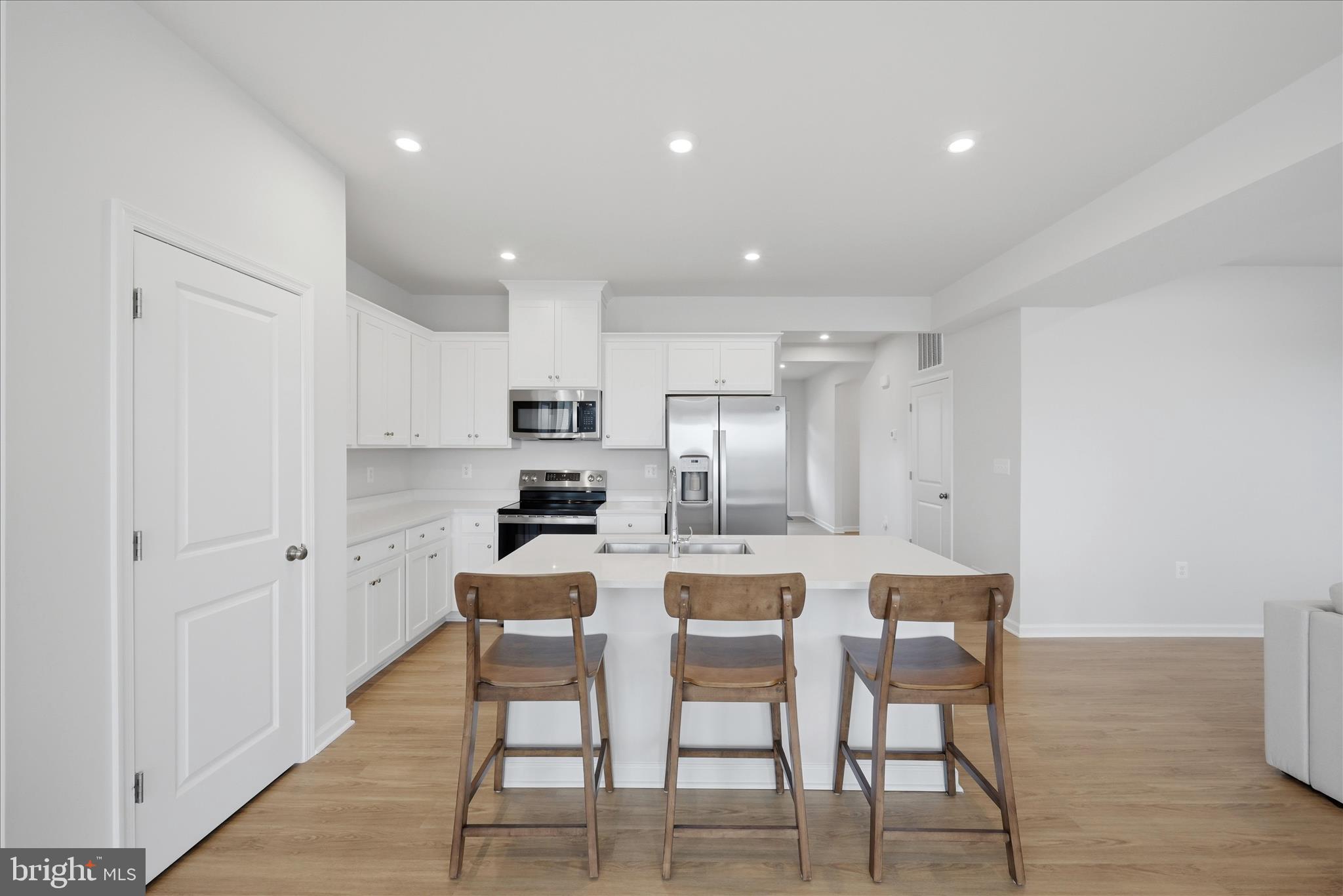 PRESIDENTS POINTE - Residential