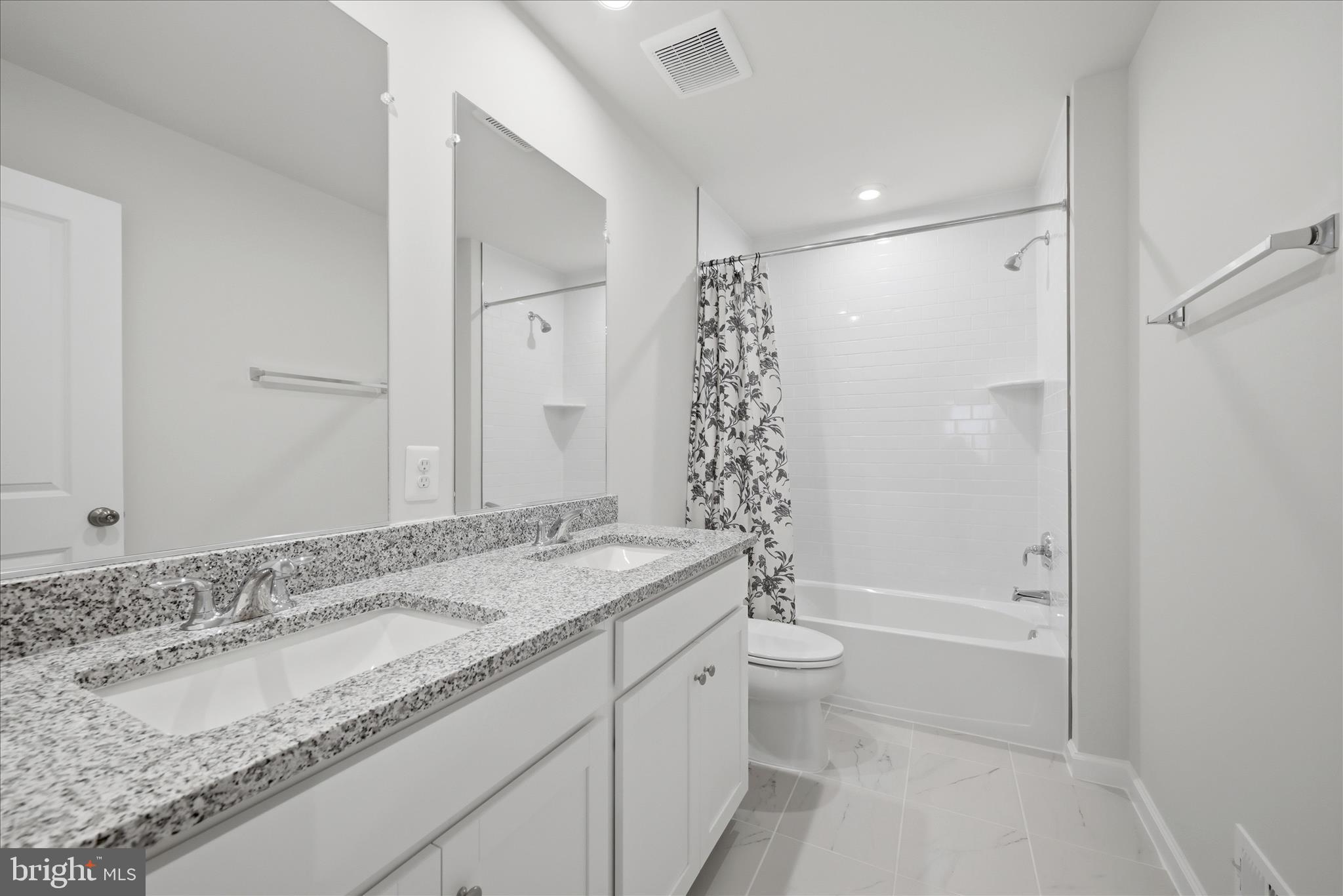 PRESIDENTS POINTE - Residential