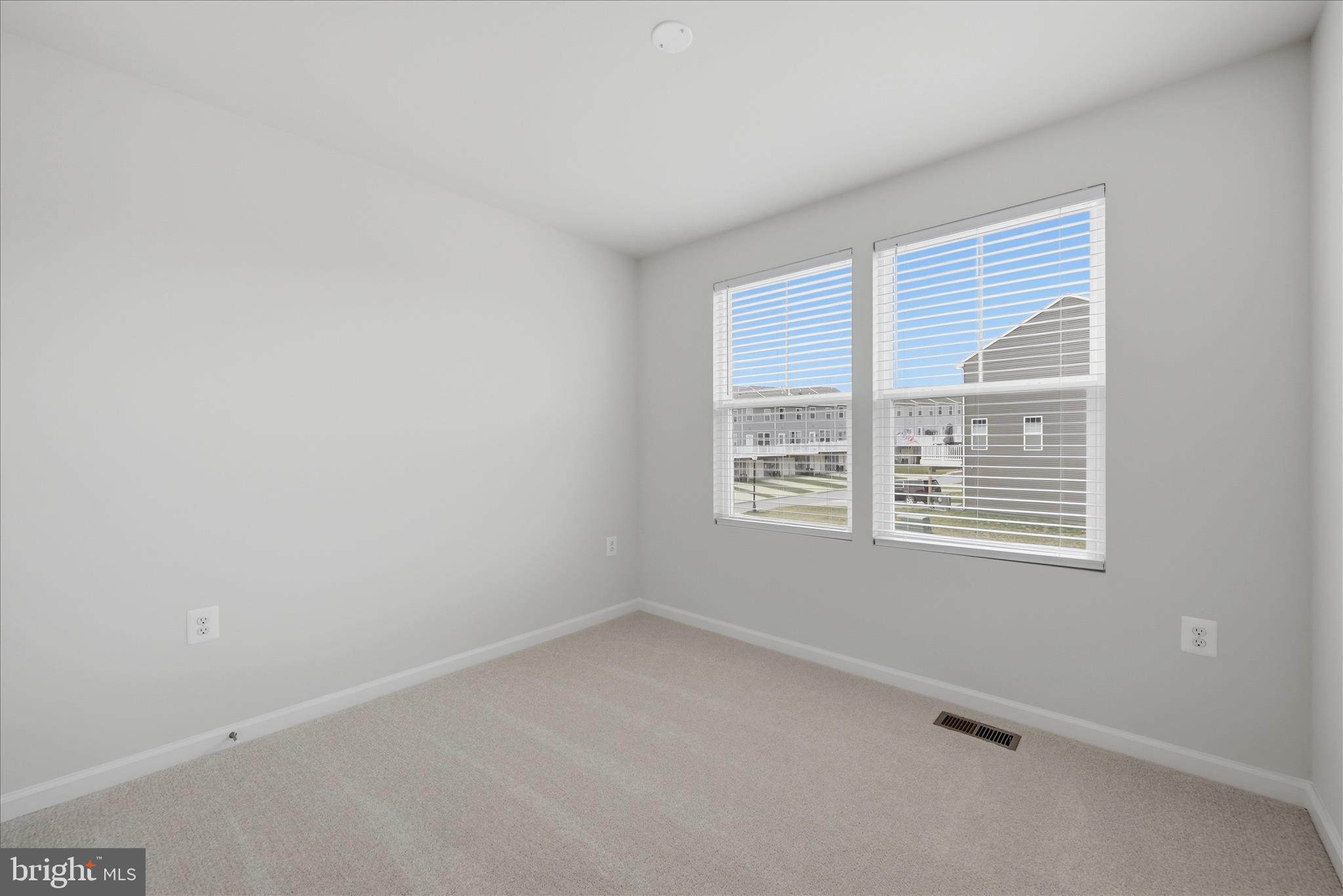 PRESIDENTS POINTE - Residential