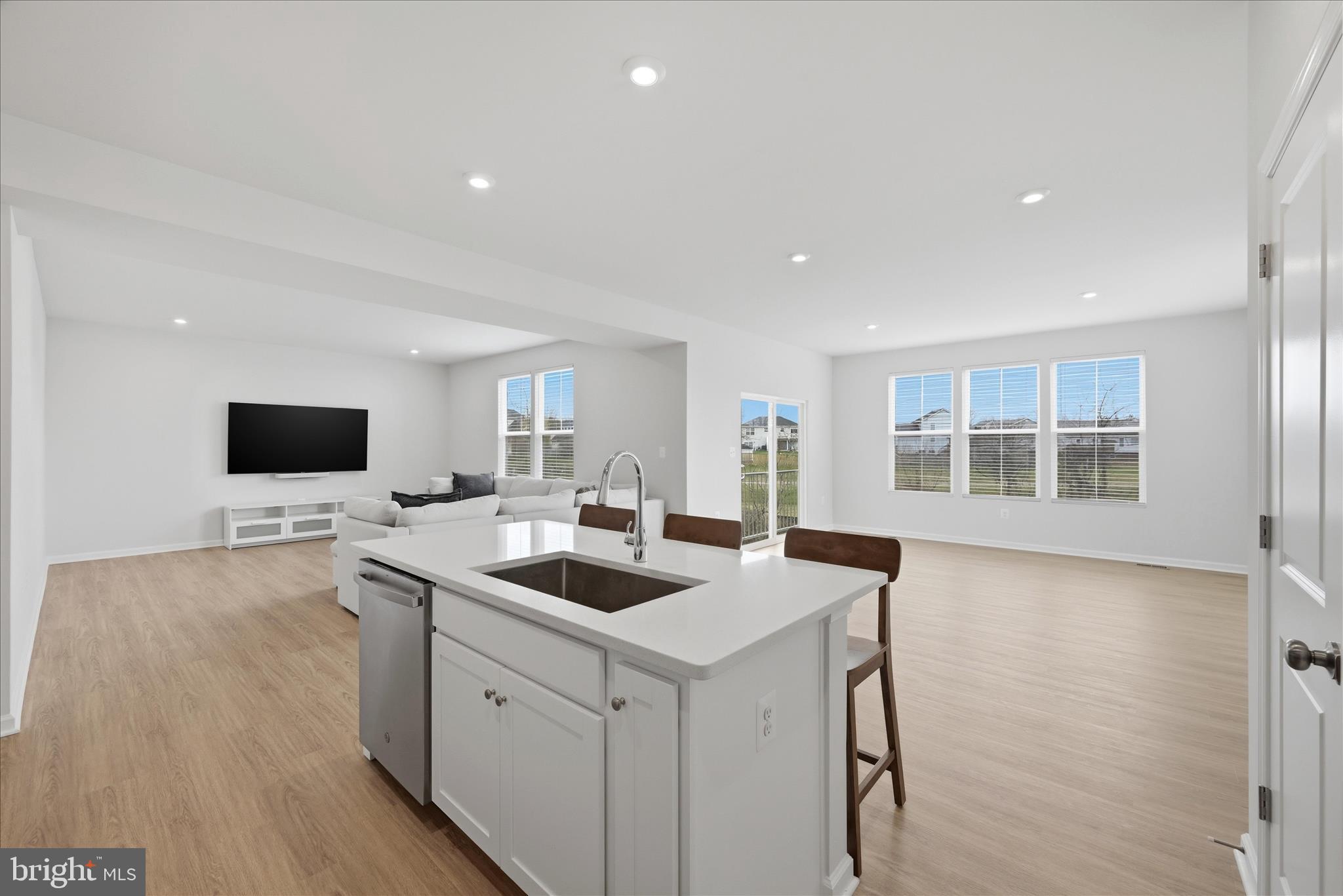 PRESIDENTS POINTE - Residential