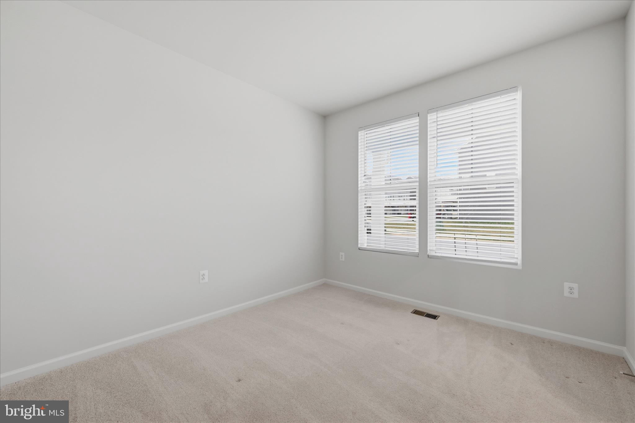 PRESIDENTS POINTE - Residential