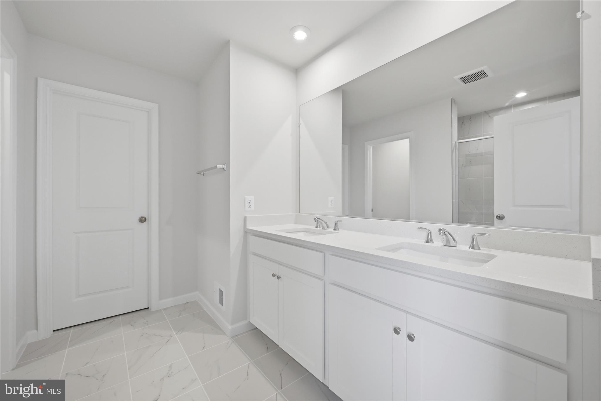 PRESIDENTS POINTE - Residential