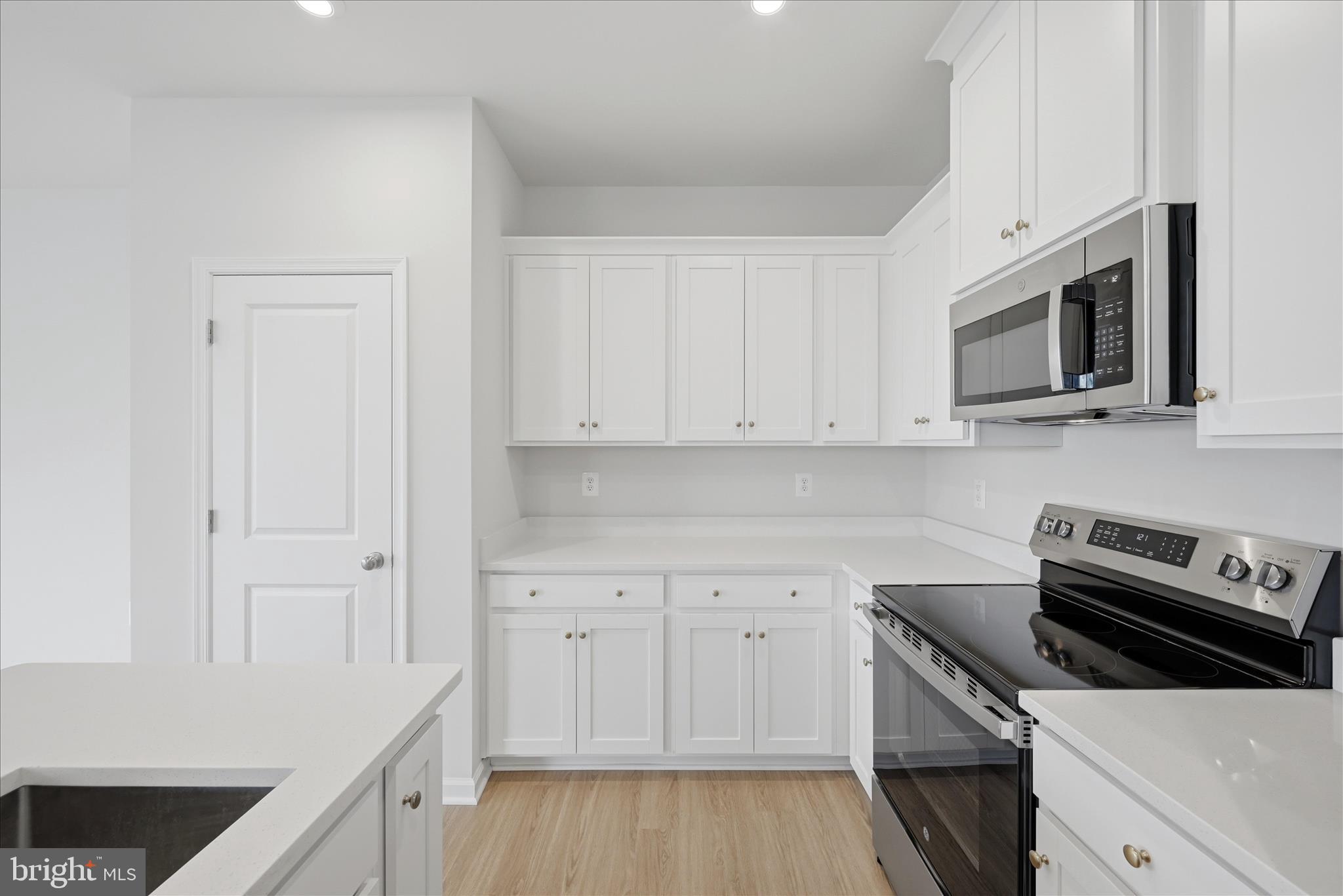 PRESIDENTS POINTE - Residential