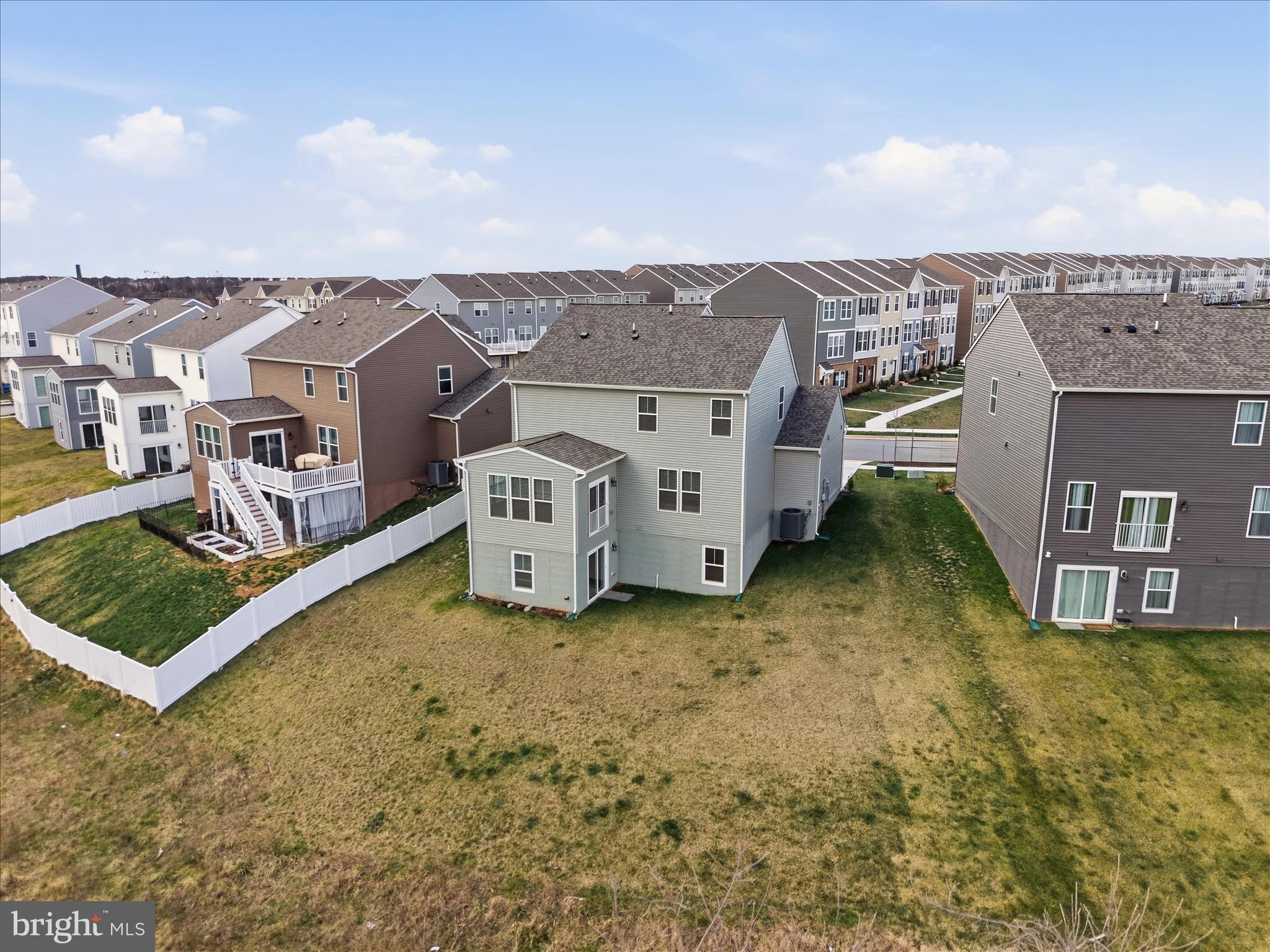 PRESIDENTS POINTE - Residential