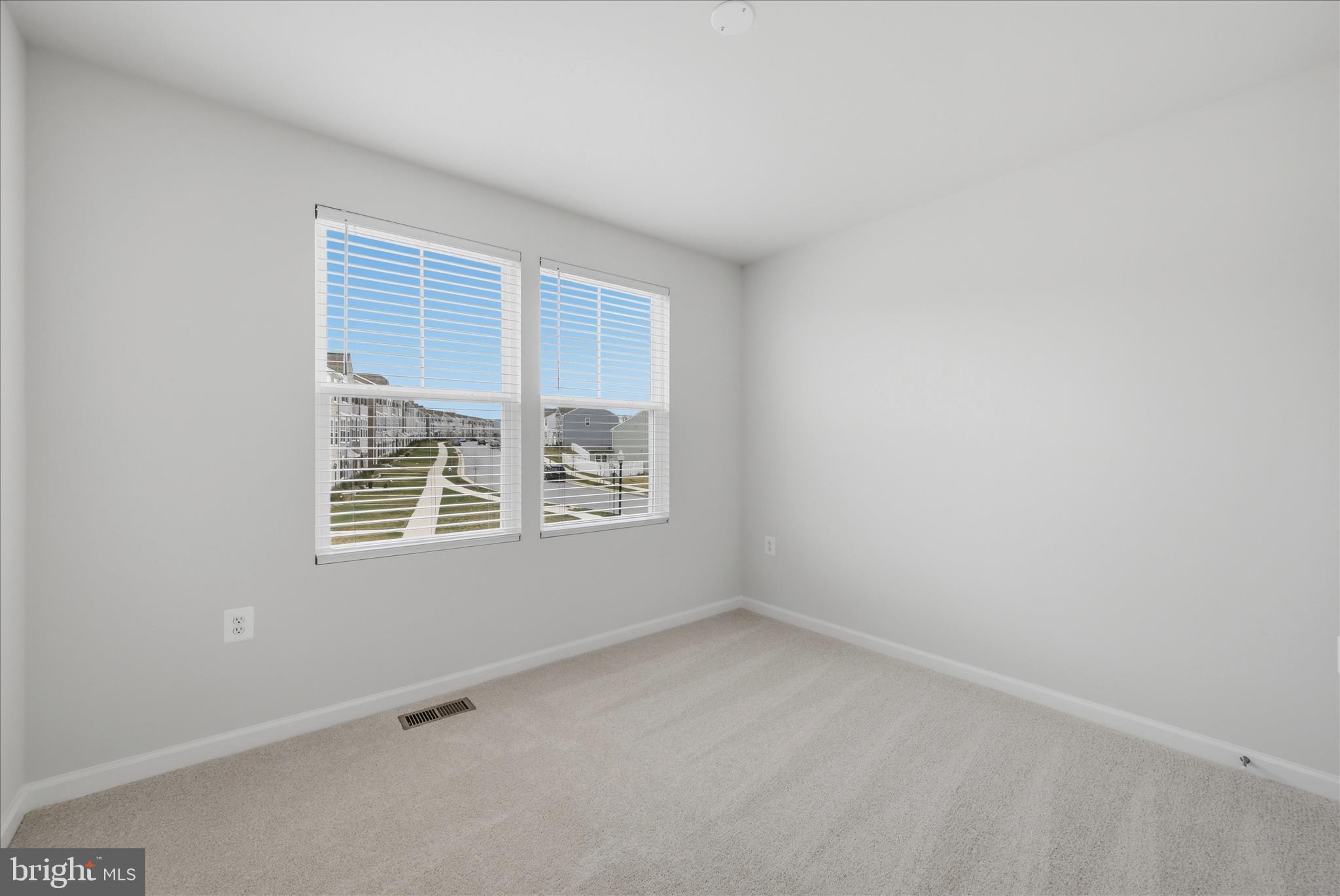 PRESIDENTS POINTE - Residential