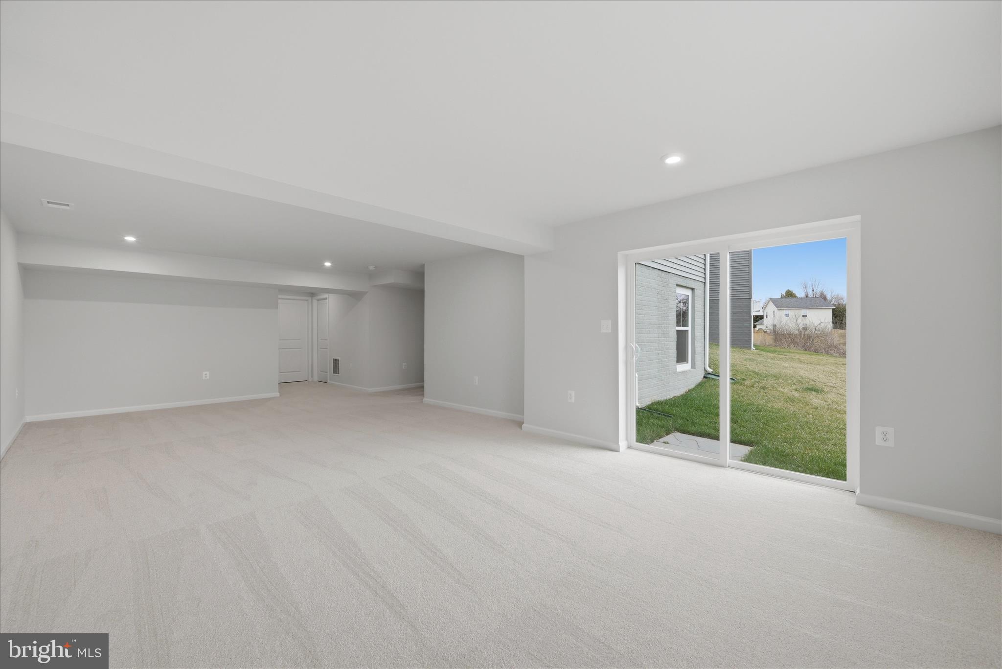 PRESIDENTS POINTE - Residential