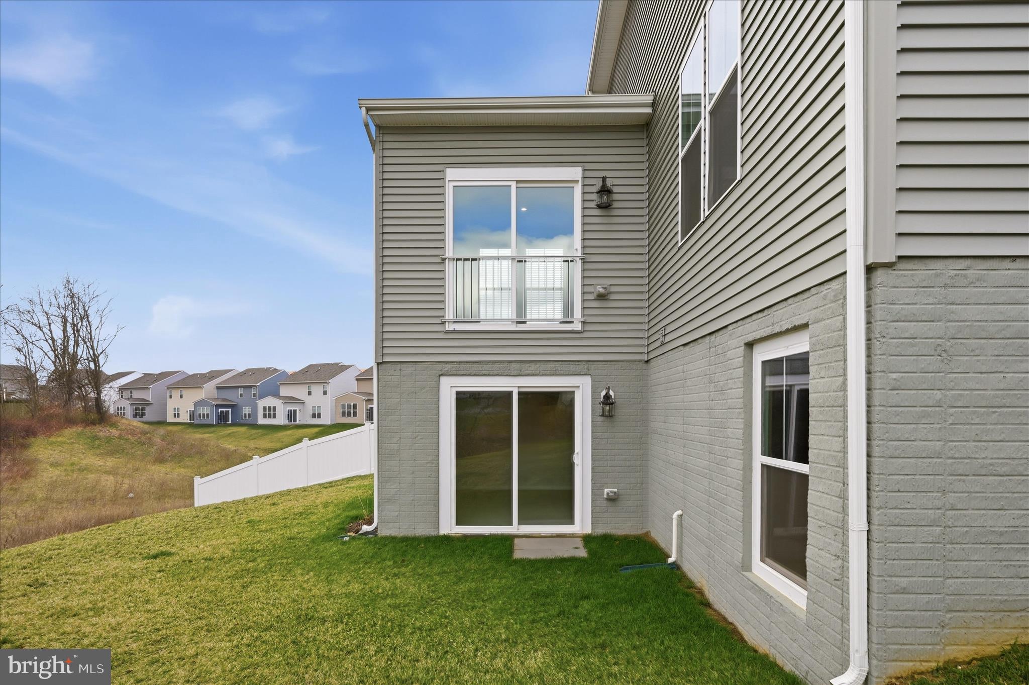 PRESIDENTS POINTE - Residential