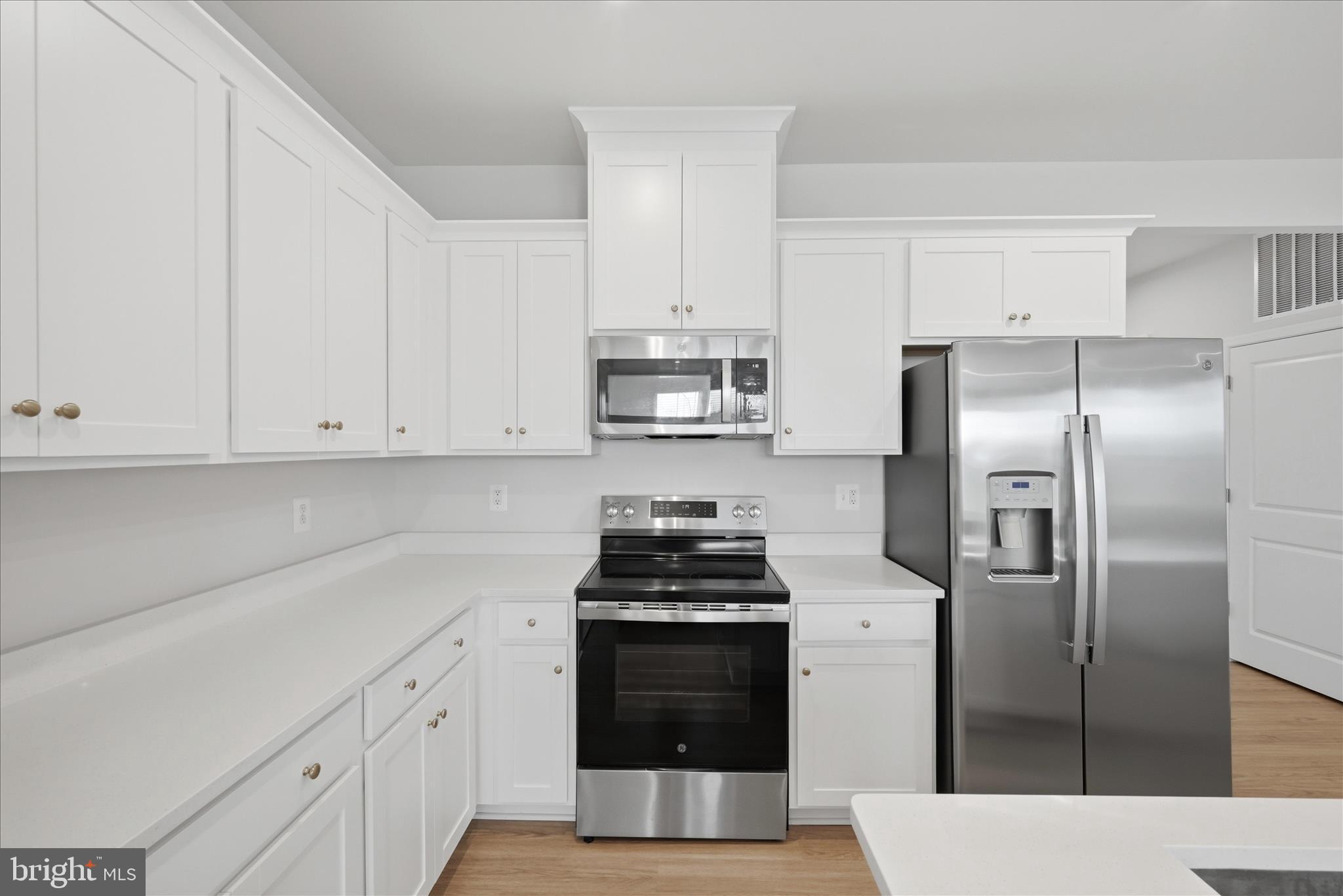 PRESIDENTS POINTE - Residential