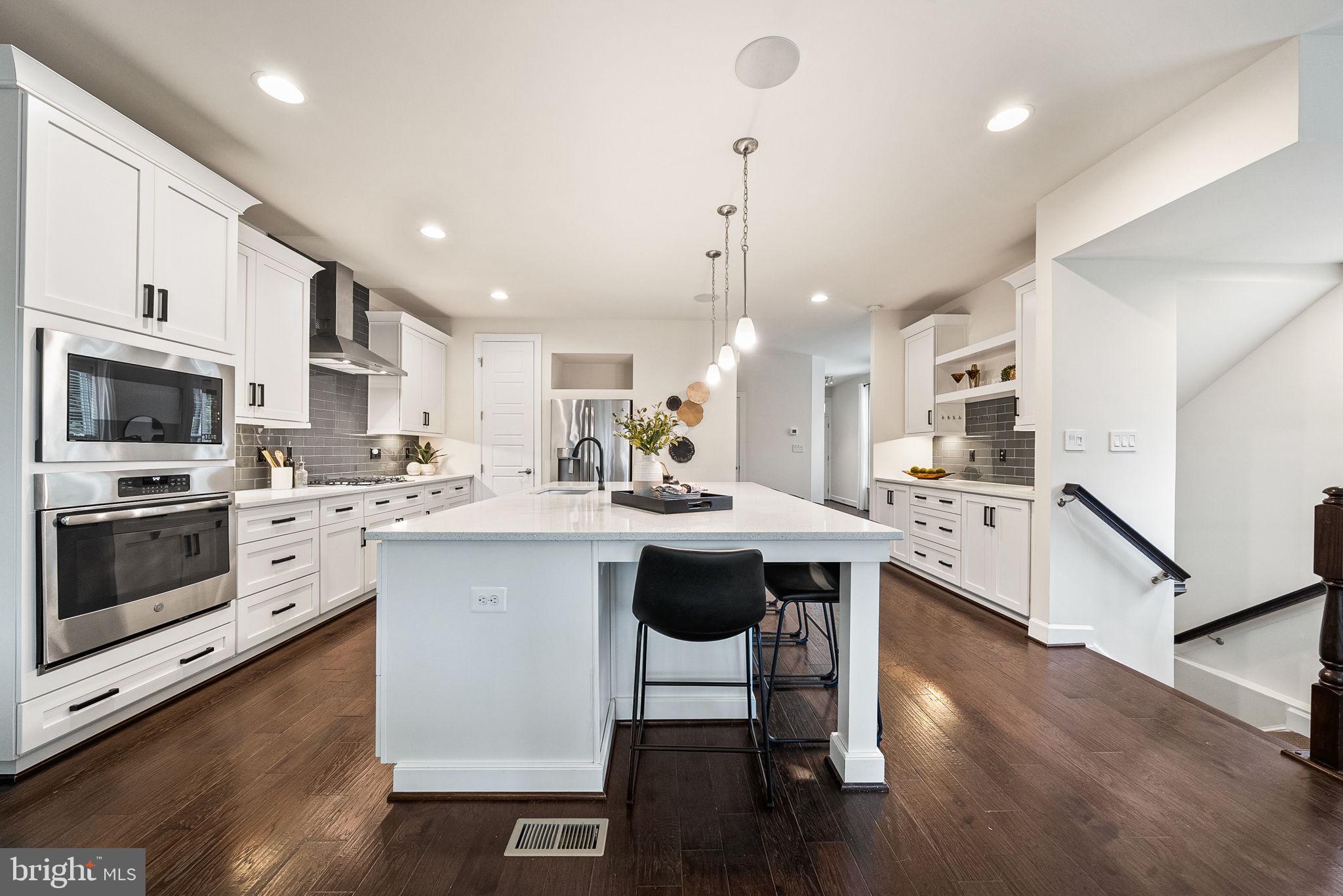 6409 BEATLES LANE 8