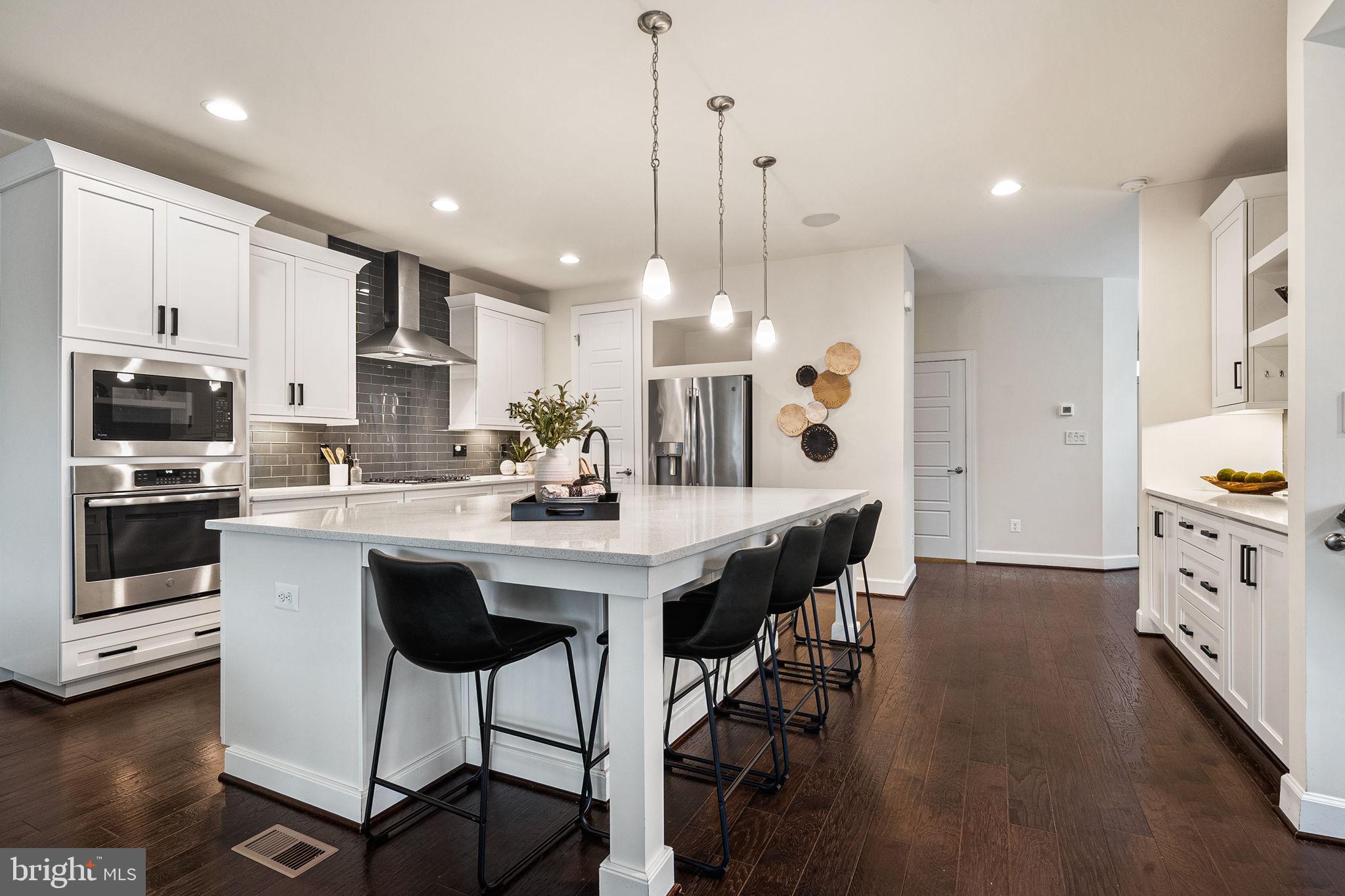 6409 BEATLES LANE 8