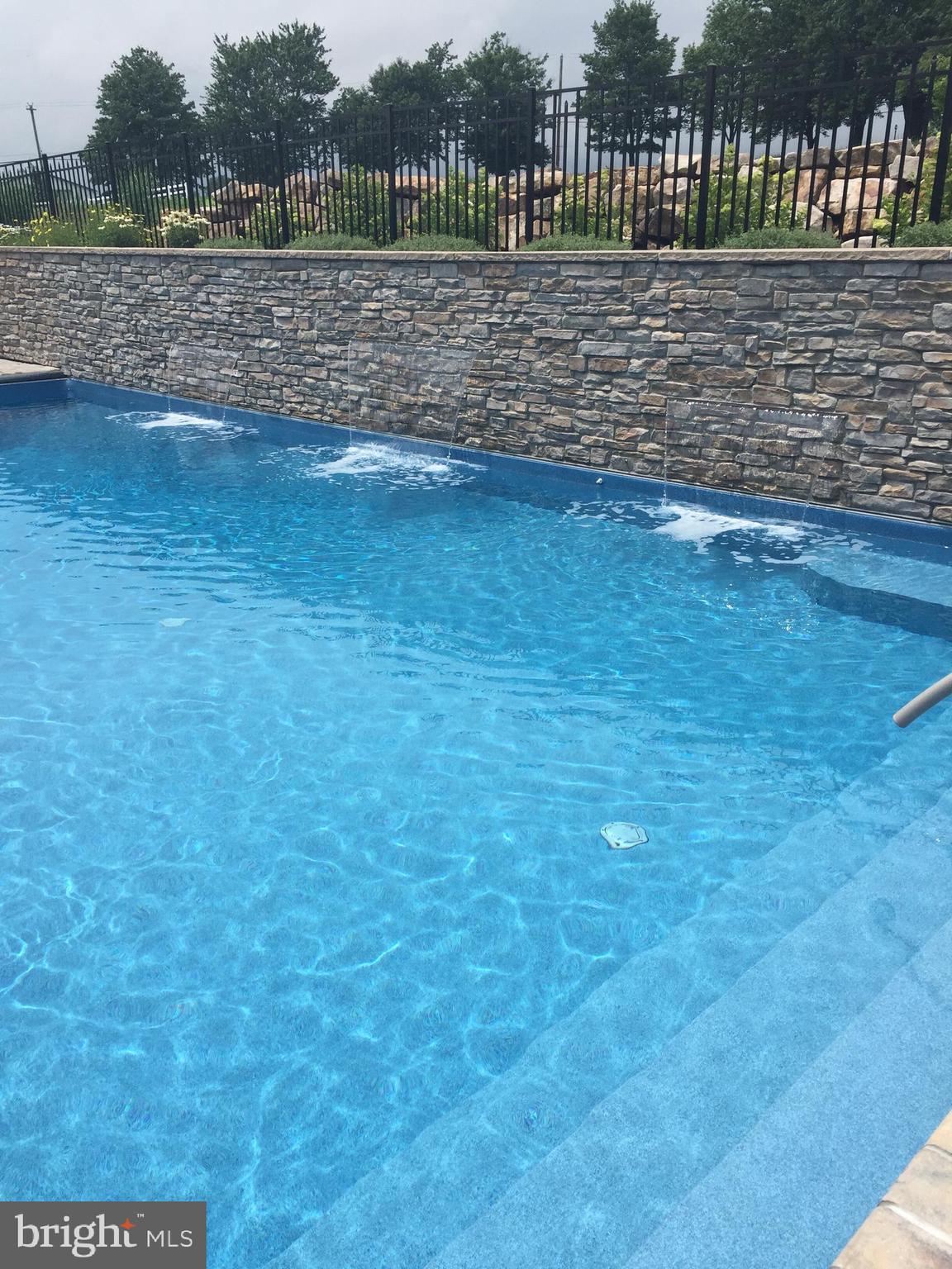 WILLOW CREEK FARMS - Residential