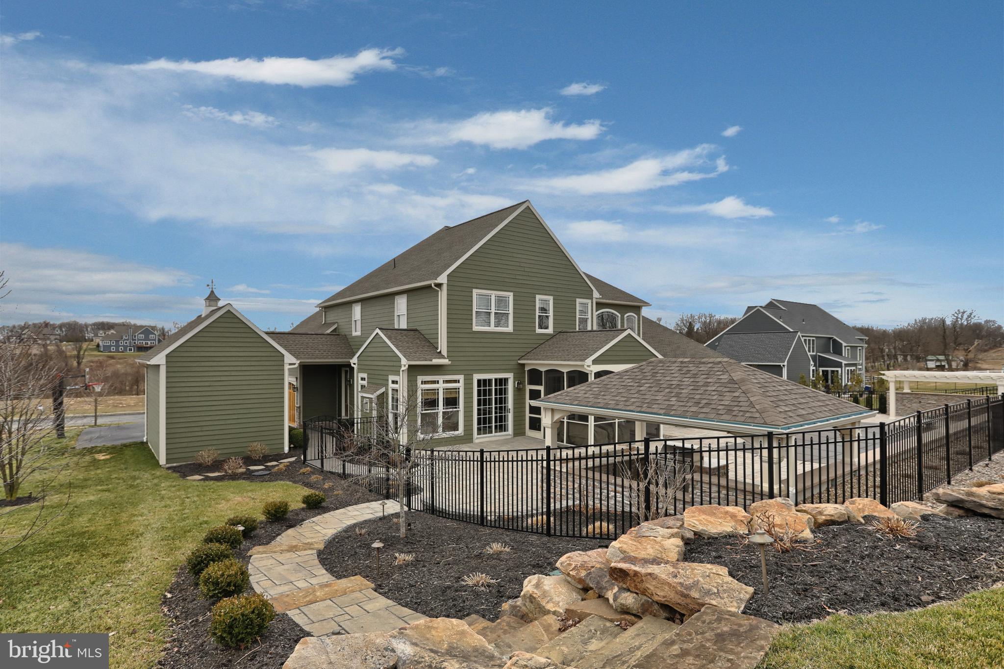 WILLOW CREEK FARMS - Residential