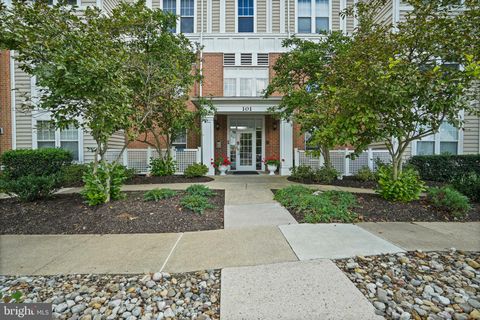 Photo of 101 Watkins Pond Boulevard #4-306, ROCKVILLE, MD 20850 (MLS # MDMC2199956)