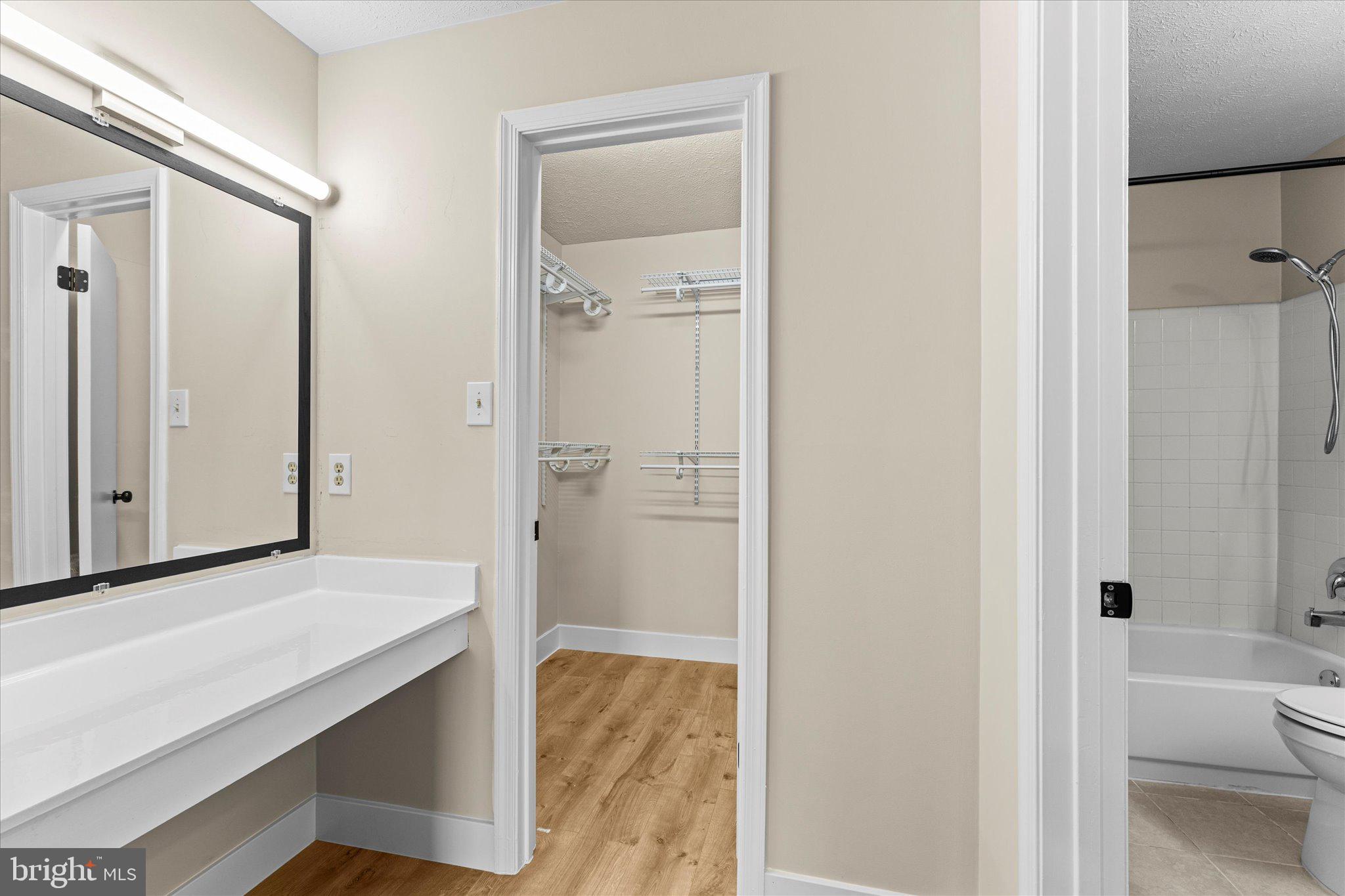 THE OAKTON - Residential Lease