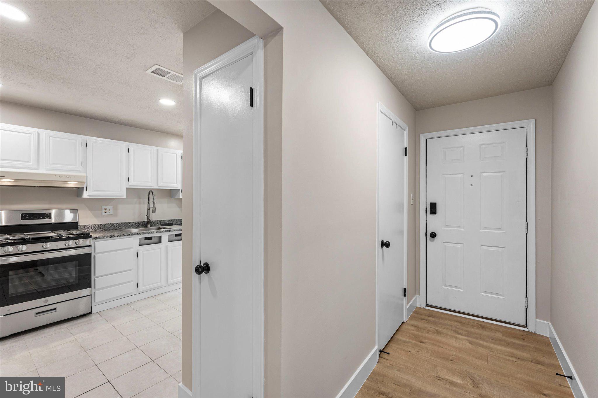 THE OAKTON - Residential Lease