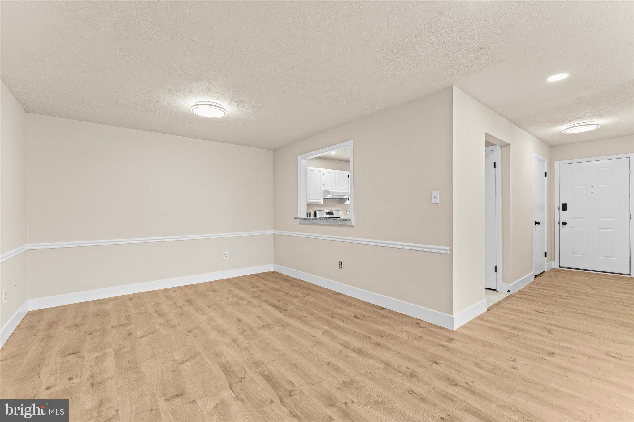 THE OAKTON - Residential Lease