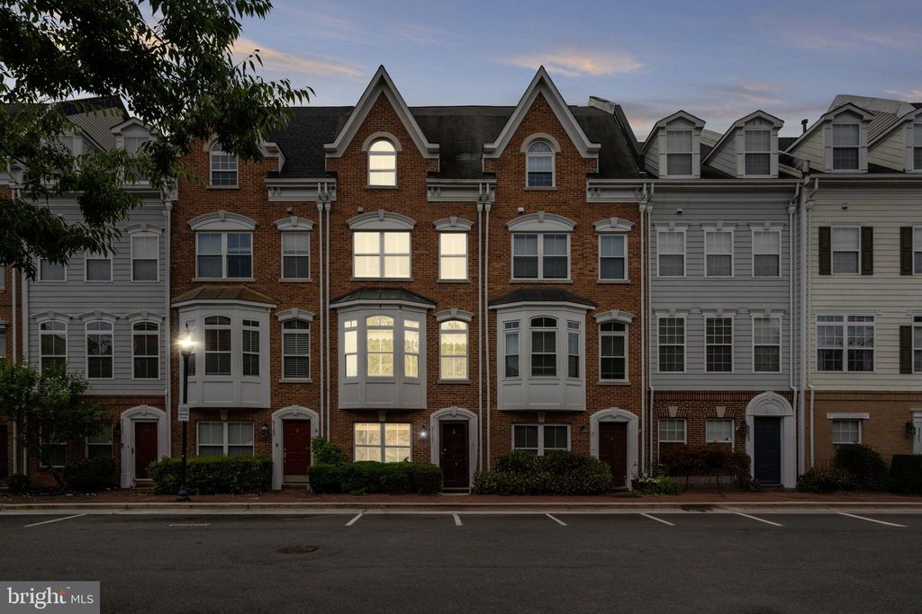 Photo of 5127 Gardner Drive, ALEXANDRIA, VA 22304 (MLS # VAAX2050612)