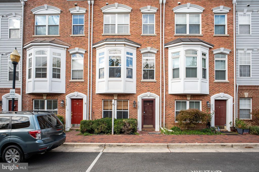 Photo of 5127 Gardner Drive, ALEXANDRIA, VA 22304 (MLS # VAAX2050612)