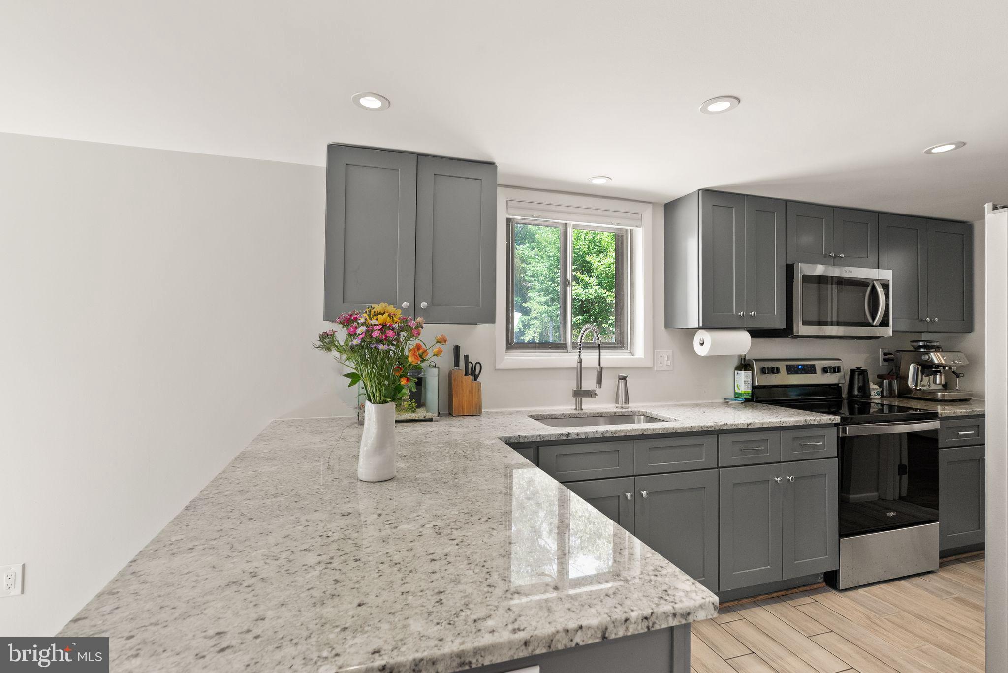 TANTALLON ON THE POTOMAC - Residential