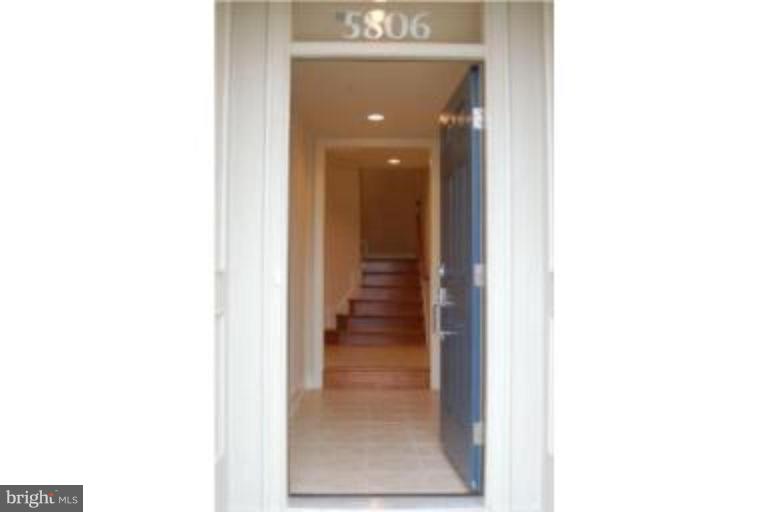 ARTS DISTRICT - Residential Lease