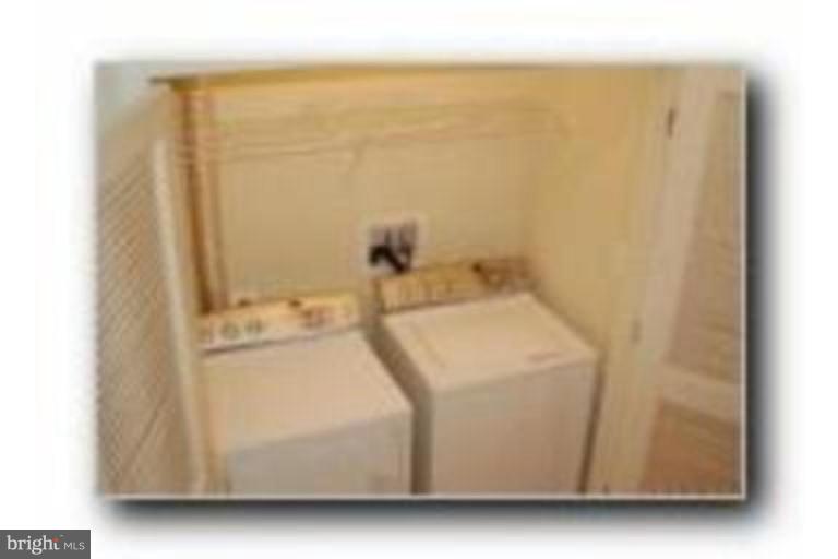 ARTS DISTRICT - Residential Lease