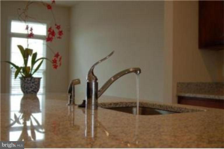 ARTS DISTRICT - Residential Lease