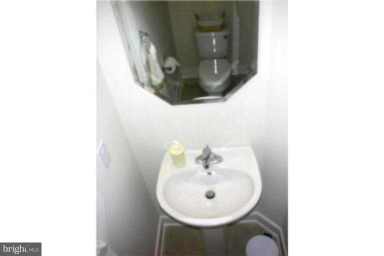 ARTS DISTRICT - Residential Lease