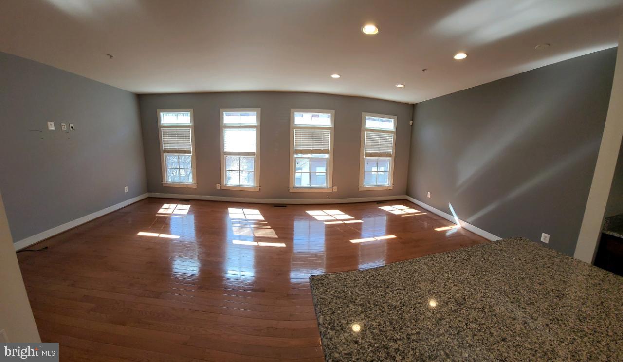 ARTS DISTRICT - Residential Lease