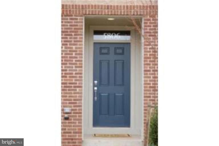 ARTS DISTRICT - Residential Lease