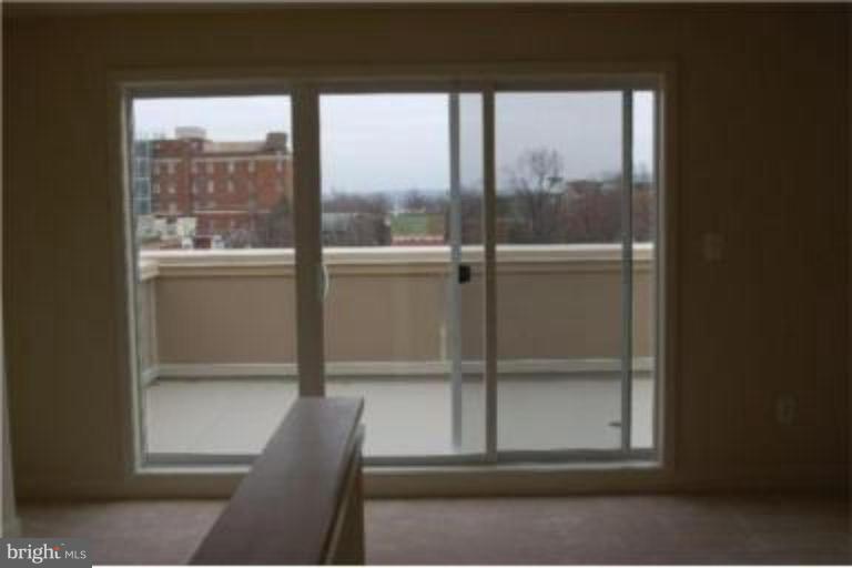 ARTS DISTRICT - Residential Lease