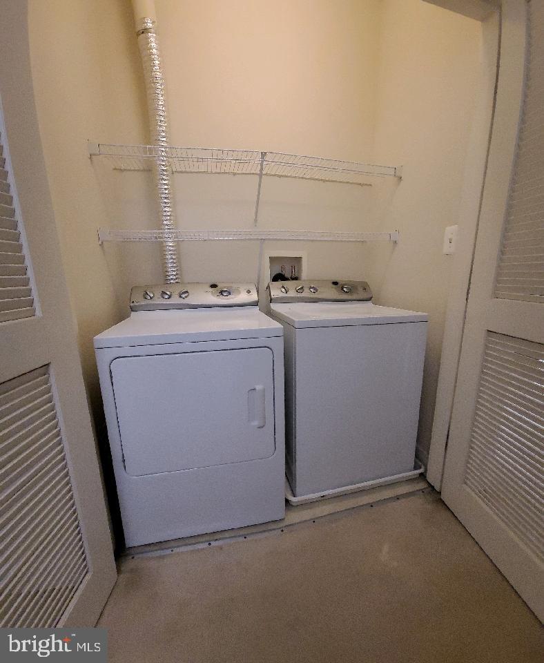 ARTS DISTRICT - Residential Lease